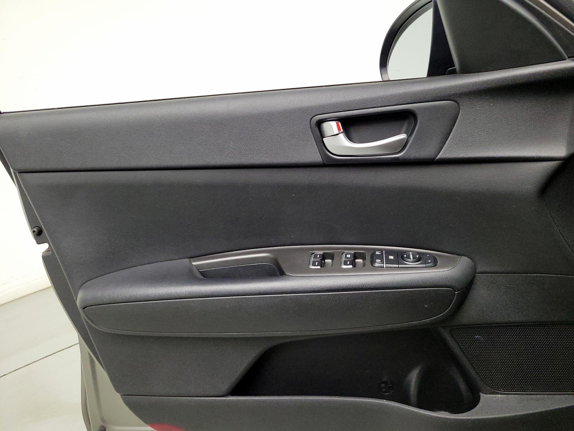 Thumbnail: 2016 Kia Optima - 12