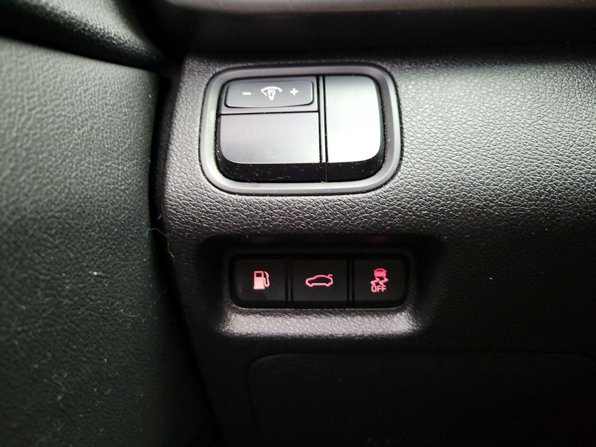 Thumbnail: 2016 Kia Optima - 13