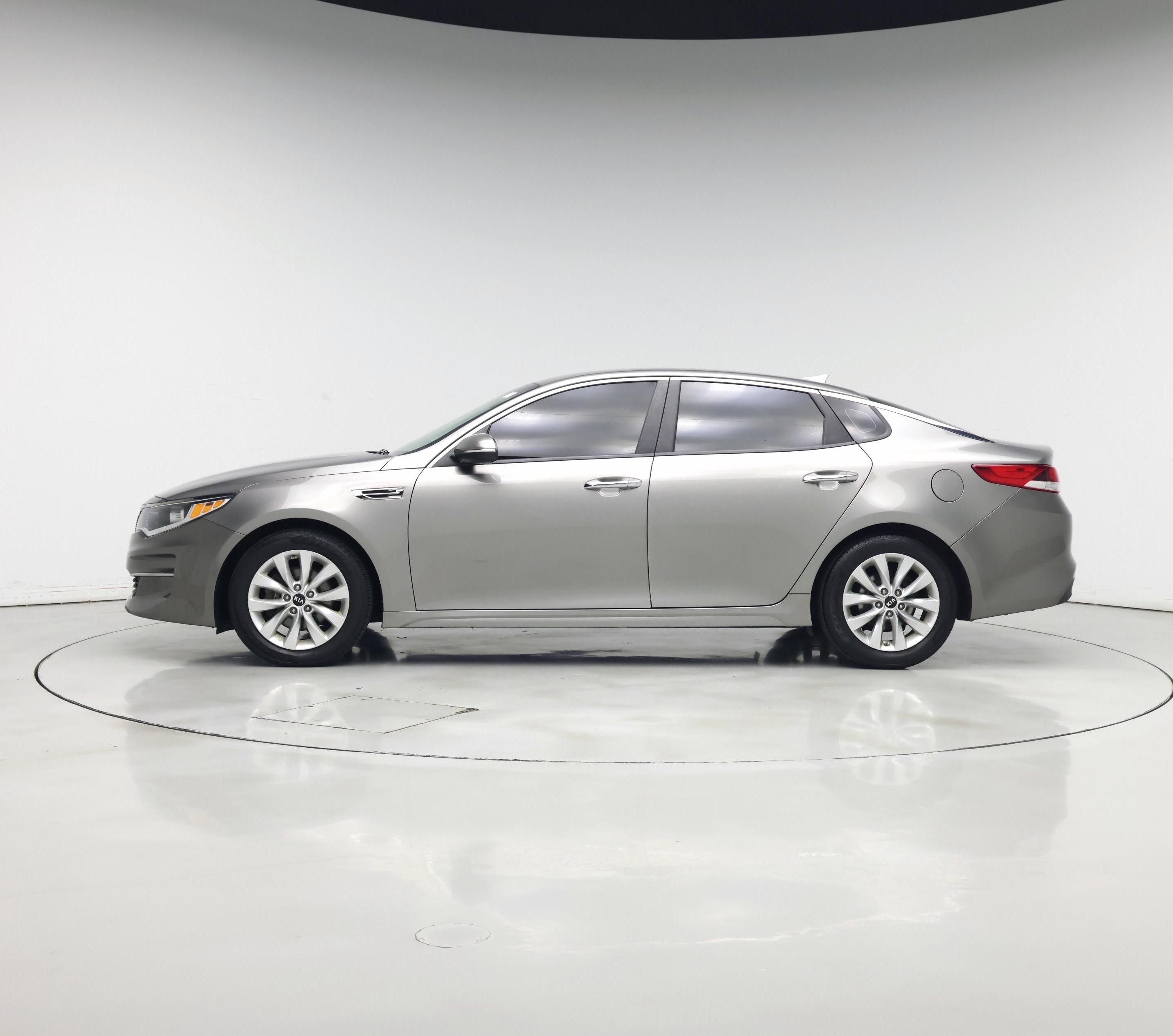 Thumbnail: 2016 Kia Optima - 3