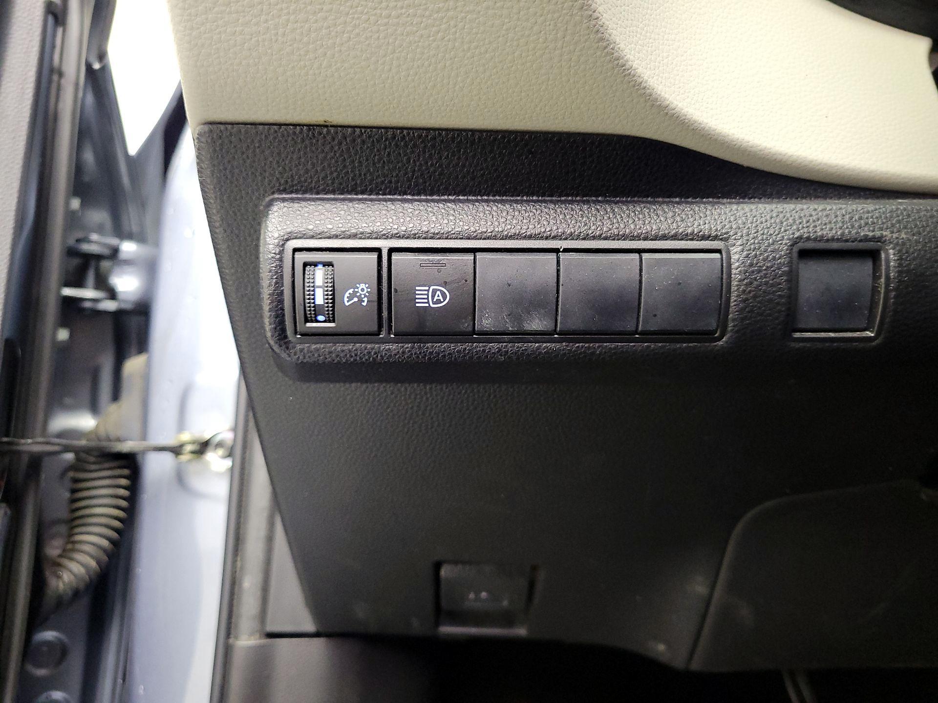 Thumbnail: 2020 Toyota Corolla - 13