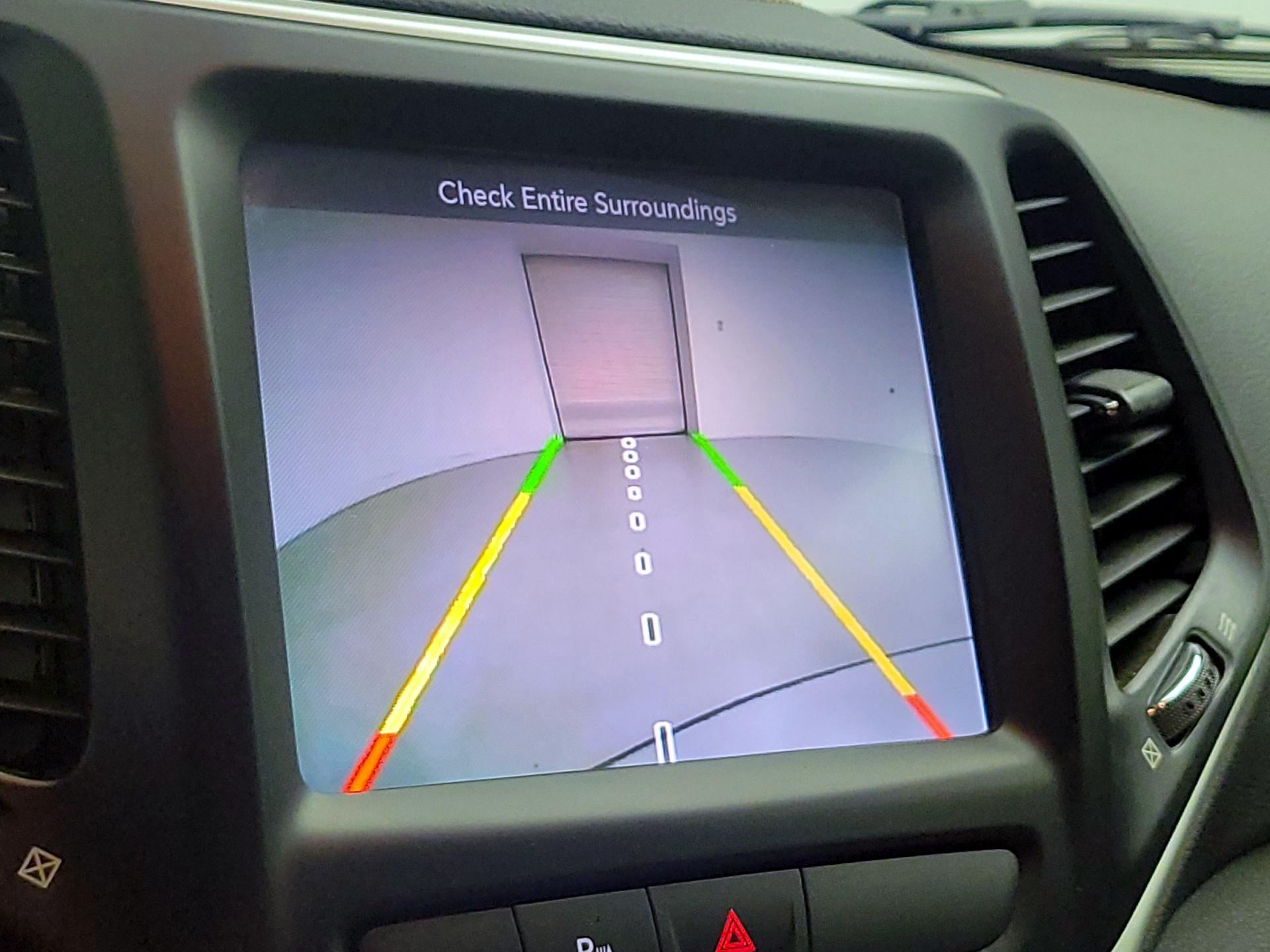 Thumbnail: 2017 Jeep Cherokee - 14