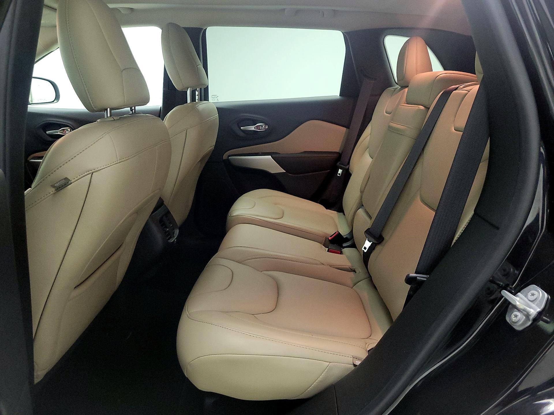 Thumbnail: 2017 Jeep Cherokee - 20