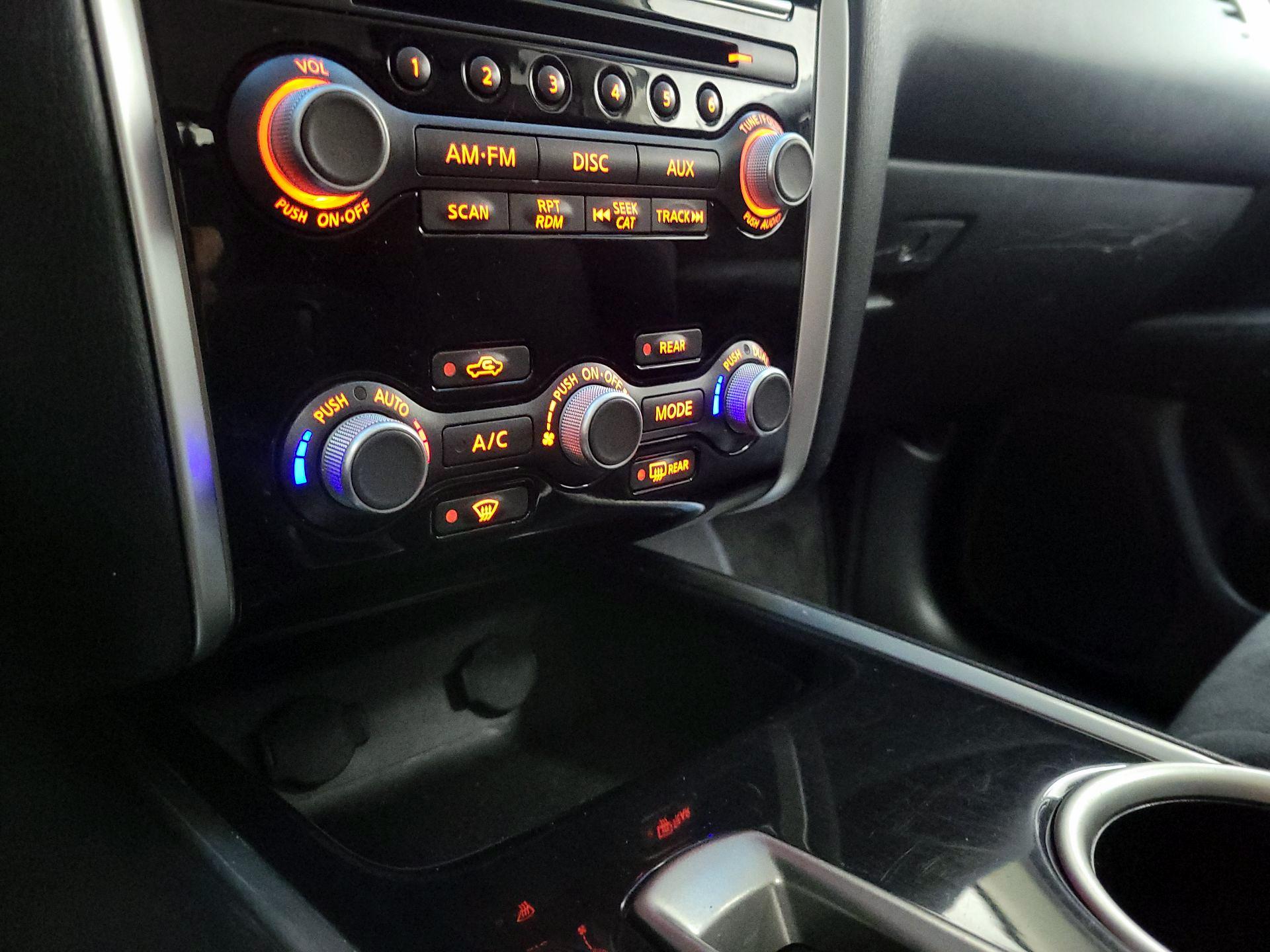 Thumbnail: 2014 Nissan Pathfinder - 16