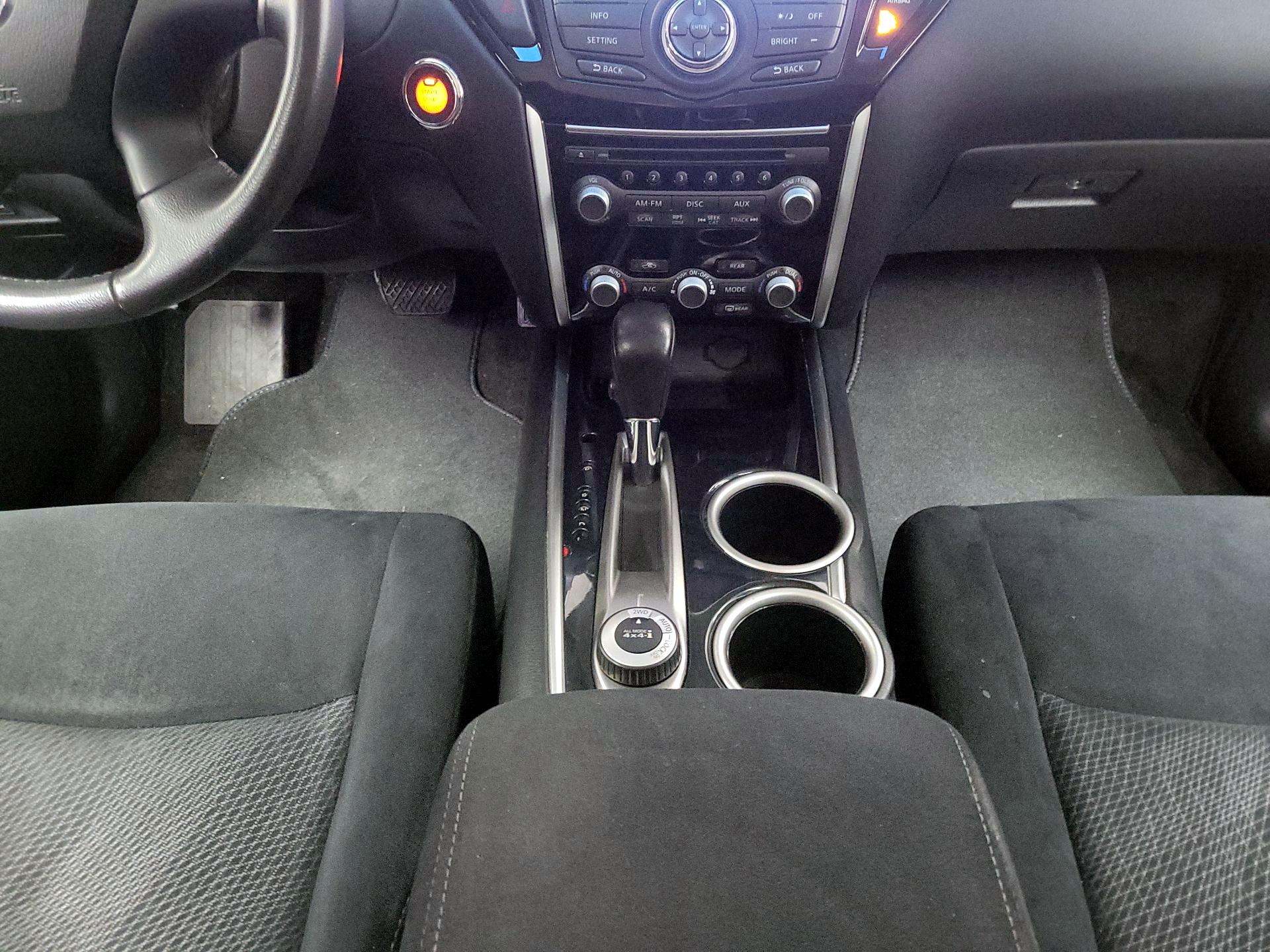 Thumbnail: 2014 Nissan Pathfinder - 17