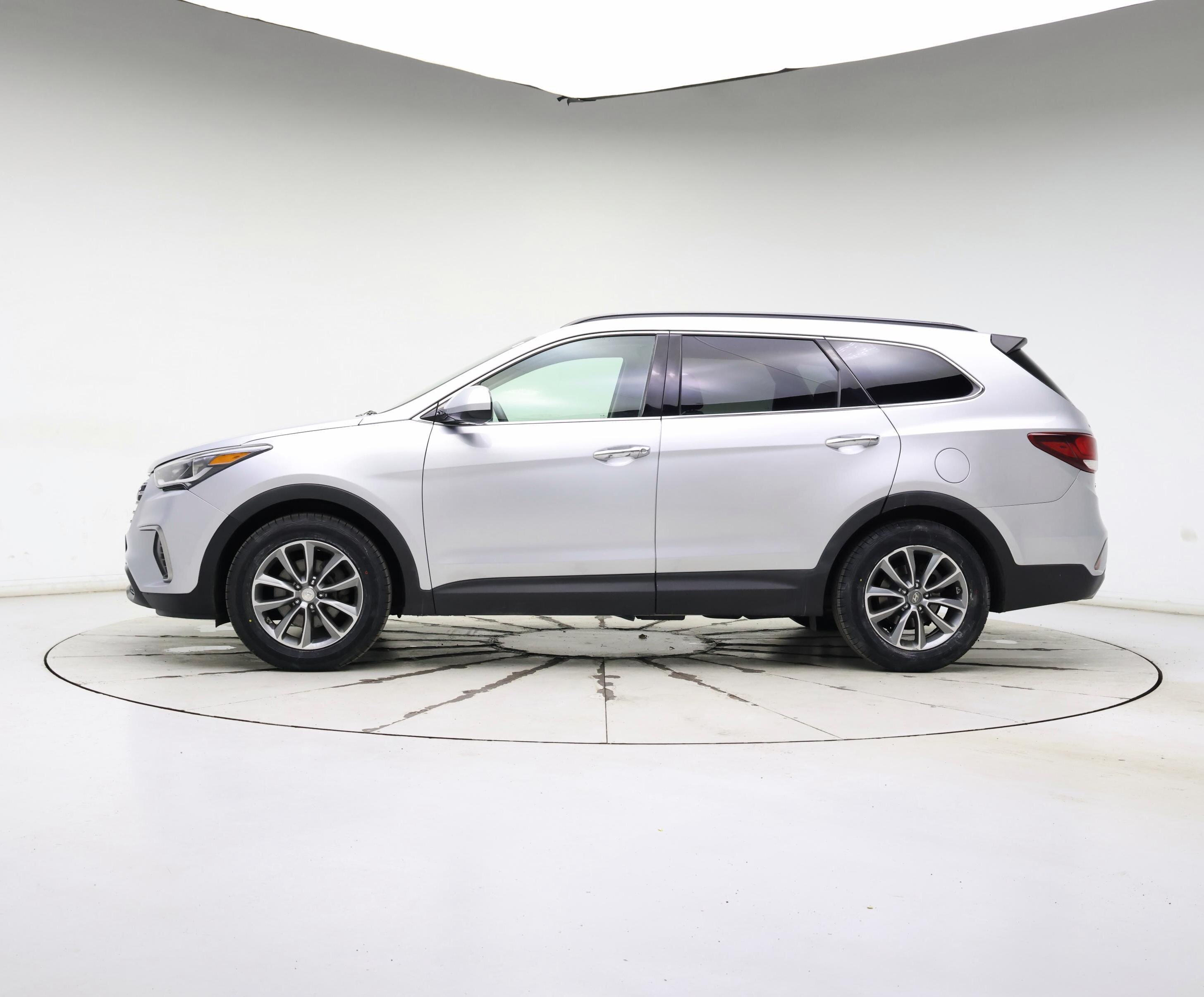 Thumbnail: 2017 Hyundai Santa Fe - 3
