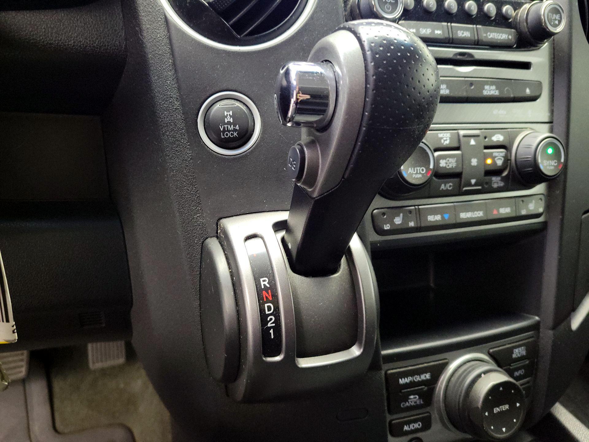 Thumbnail: 2015 Honda Pilot - 18