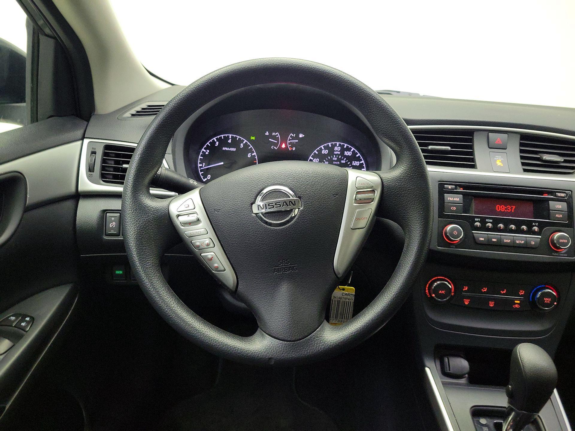 Thumbnail: 2017 Nissan Sentra - 10