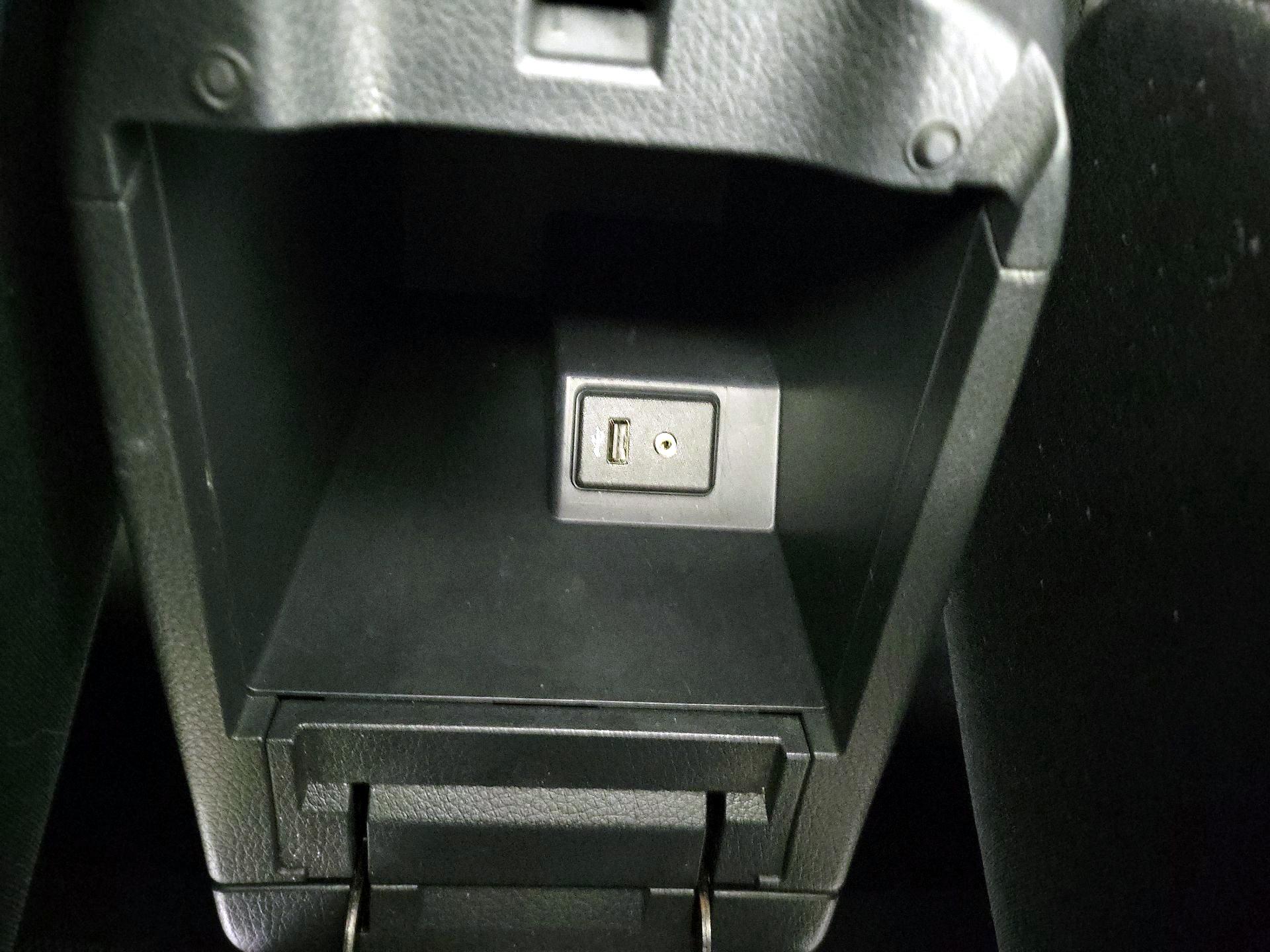 Thumbnail: 2017 Nissan Sentra - 17