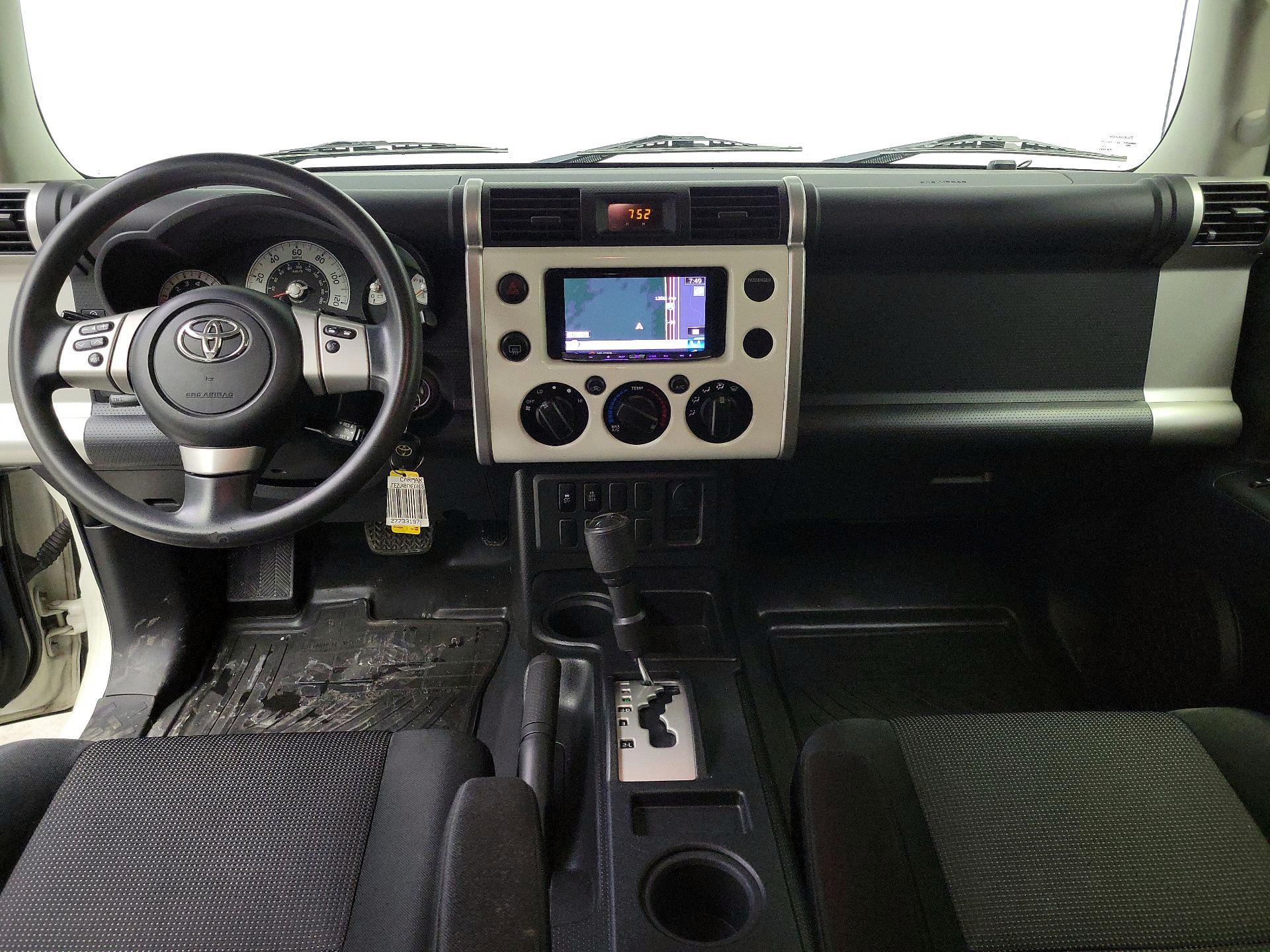 Thumbnail: 2014 Toyota FJ Cruiser - 9