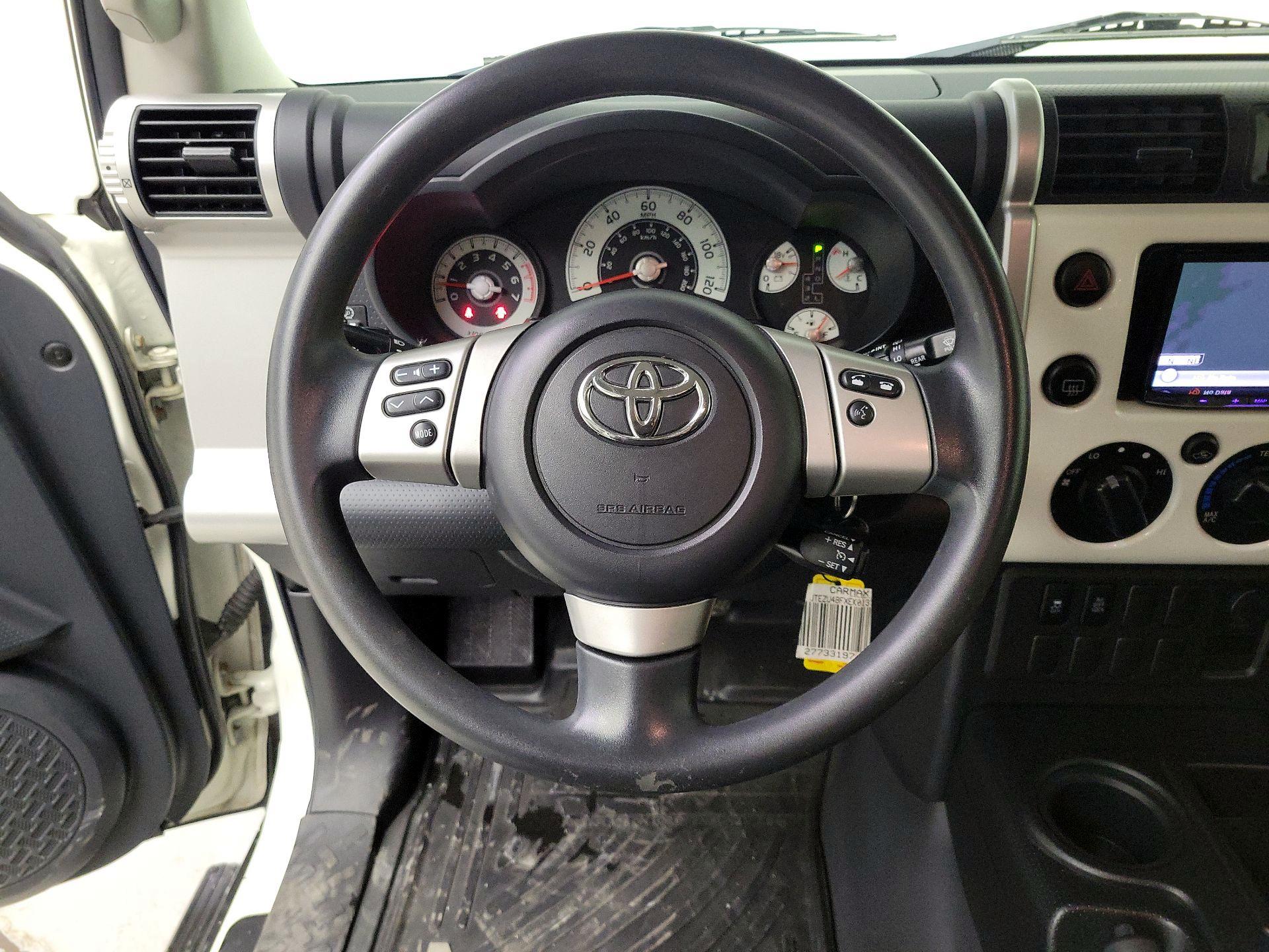 Thumbnail: 2014 Toyota FJ Cruiser - 10