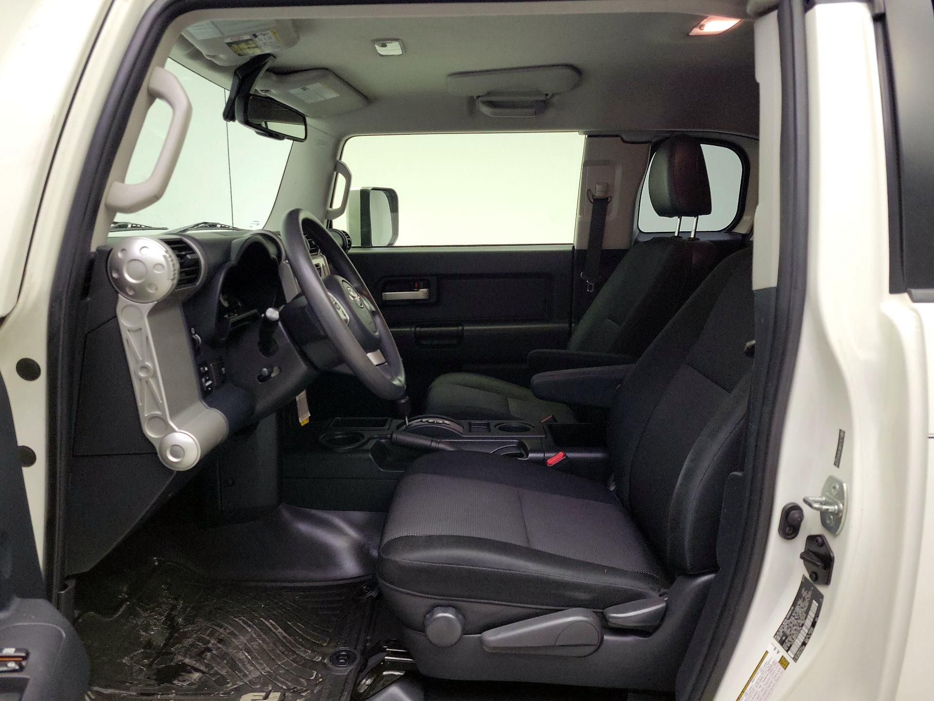 Thumbnail: 2014 Toyota FJ Cruiser - 11