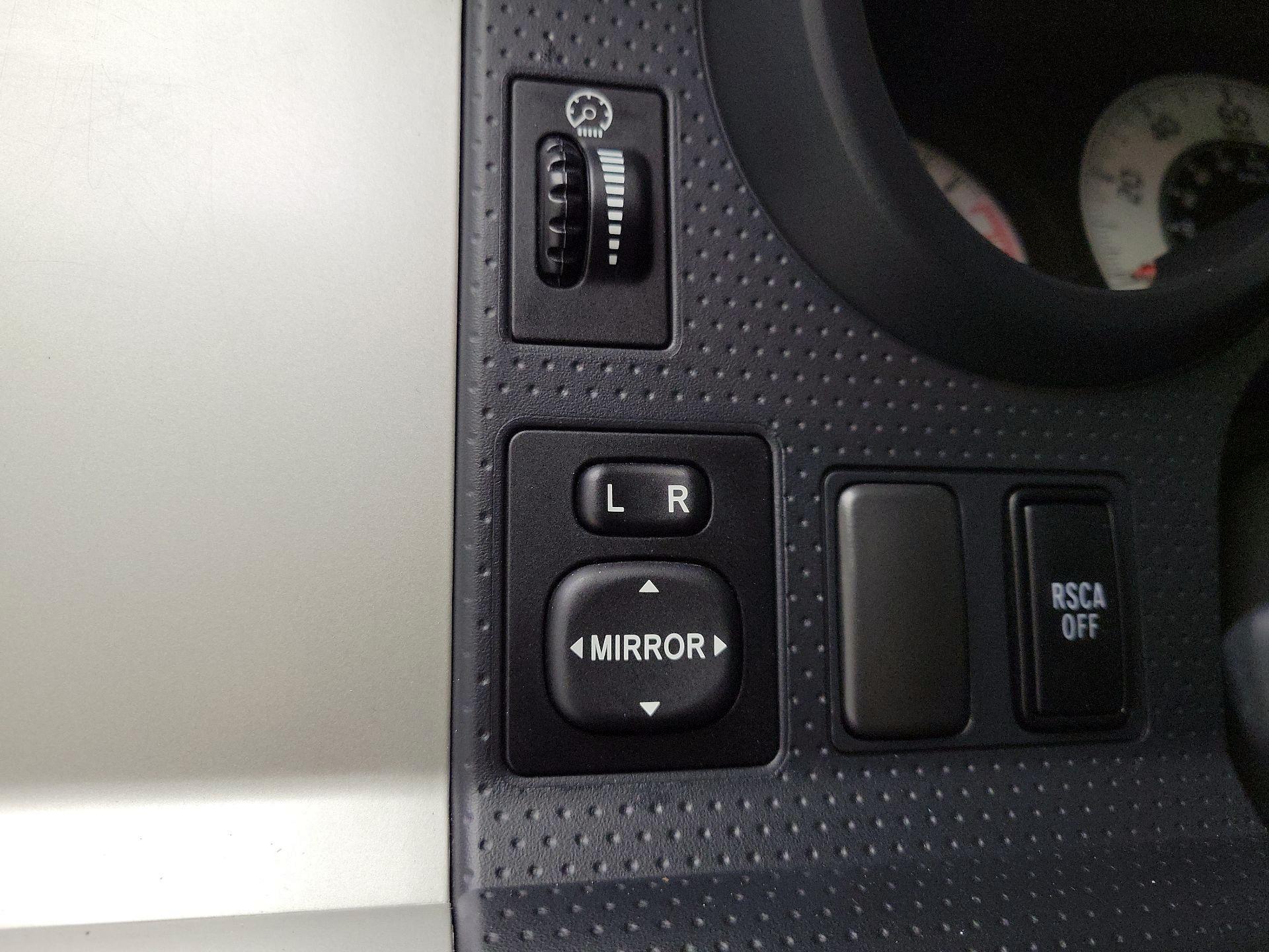 Thumbnail: 2014 Toyota FJ Cruiser - 13