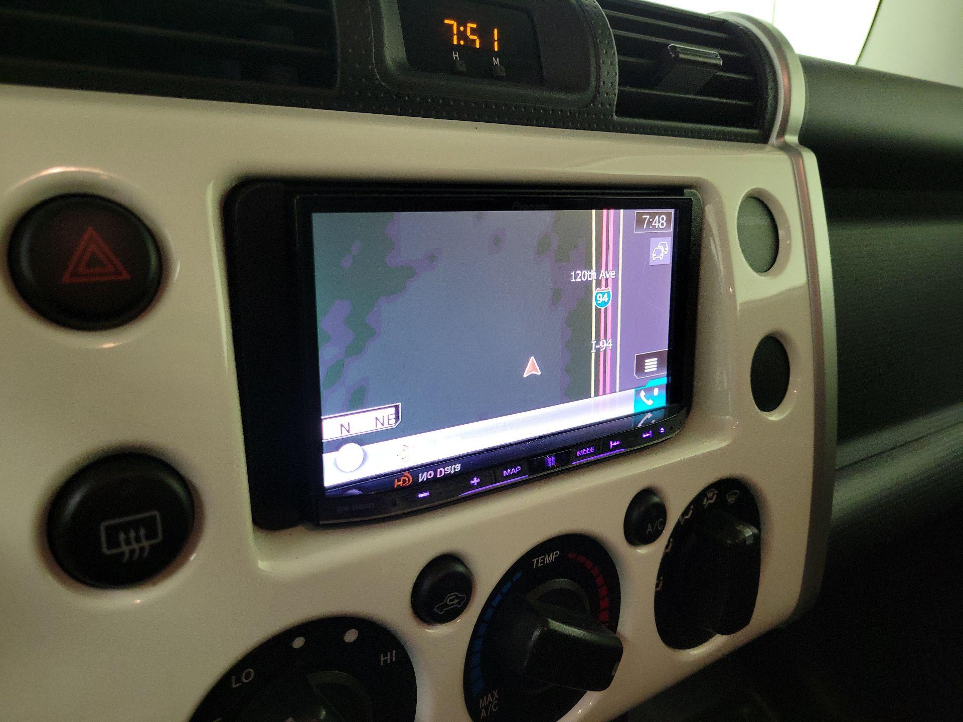 Thumbnail: 2014 Toyota FJ Cruiser - 14