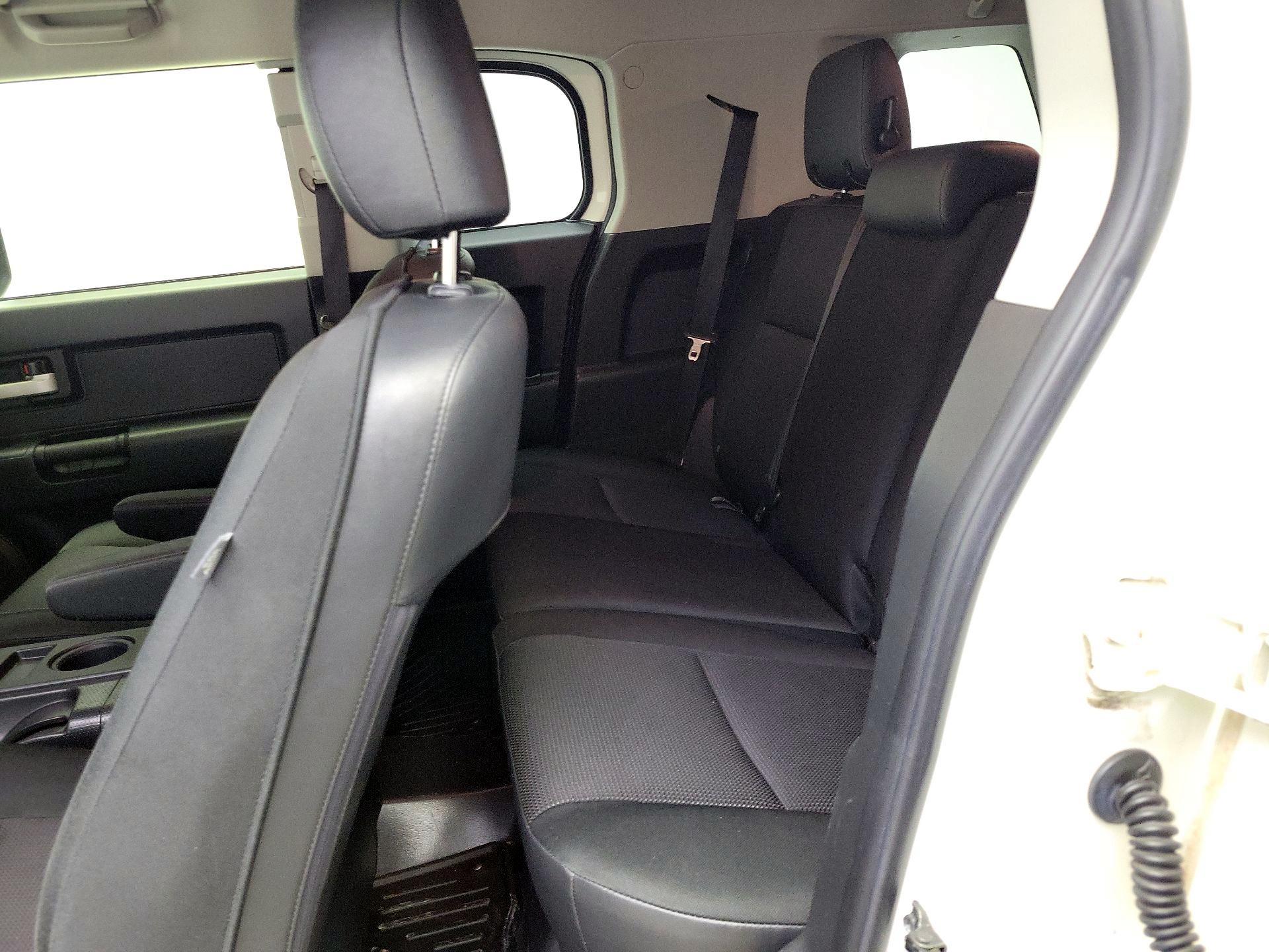 Thumbnail: 2014 Toyota FJ Cruiser - 20