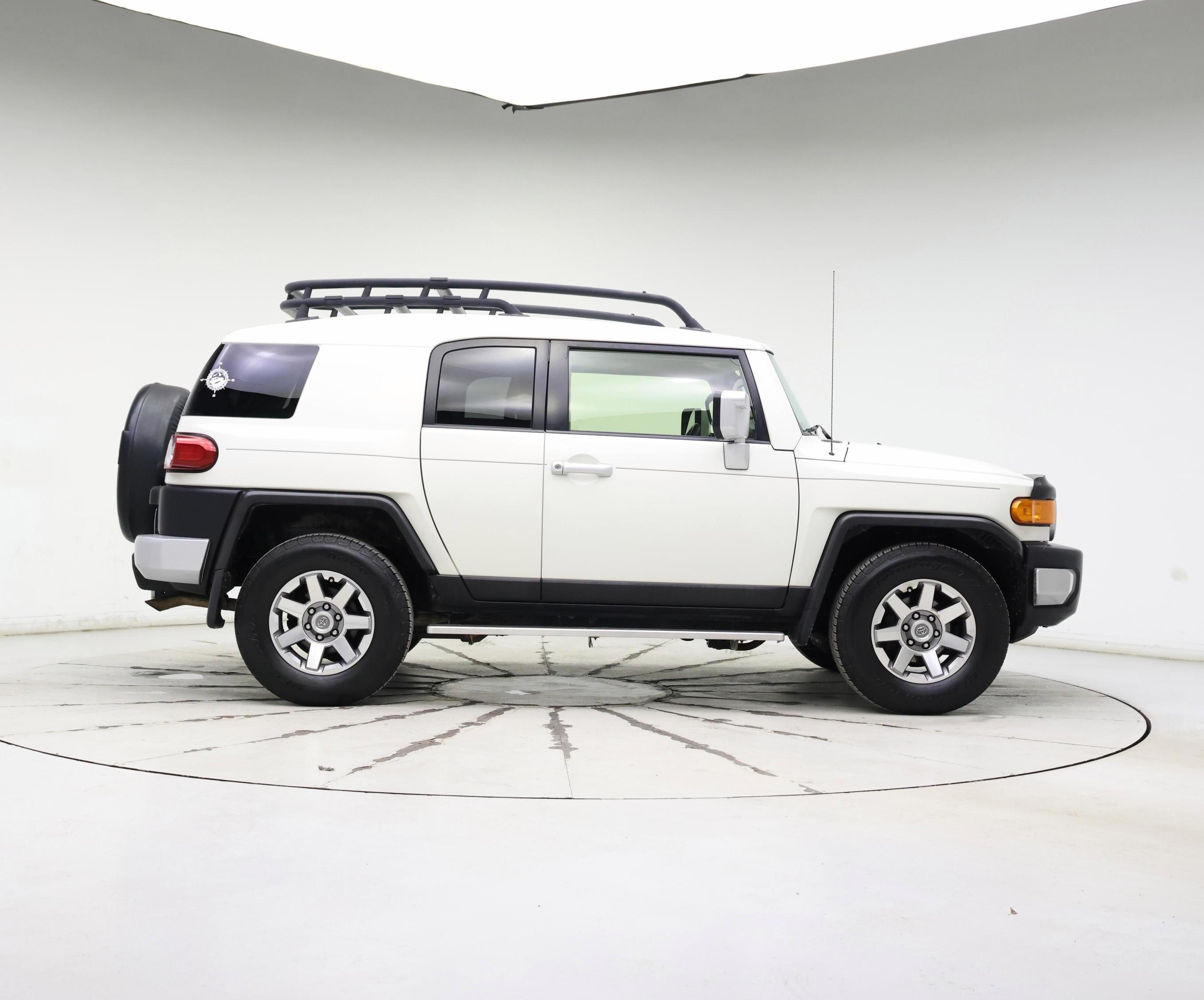 Thumbnail: 2014 Toyota FJ Cruiser - 7
