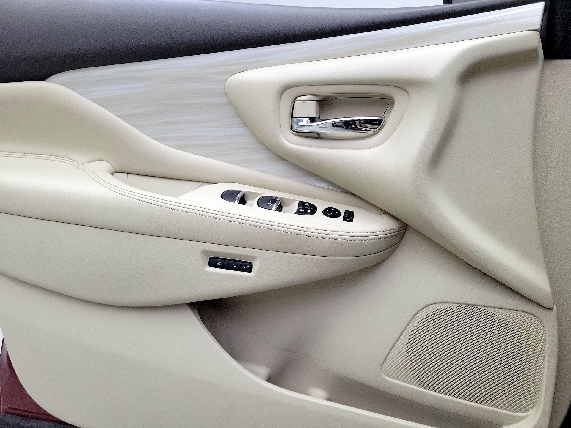 Thumbnail: 2016 Nissan Murano - 12