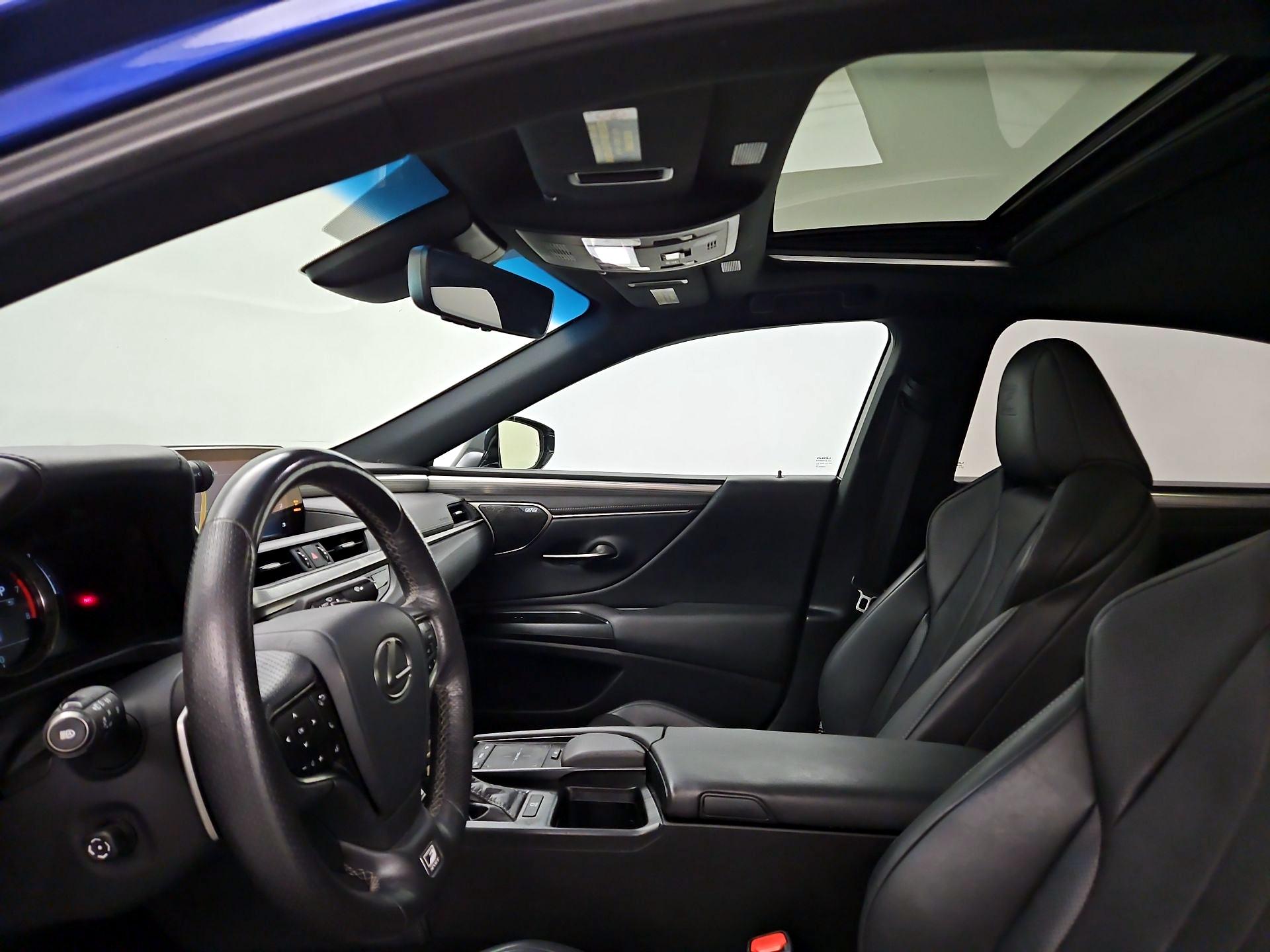 Thumbnail: 2020 Lexus ES - 20