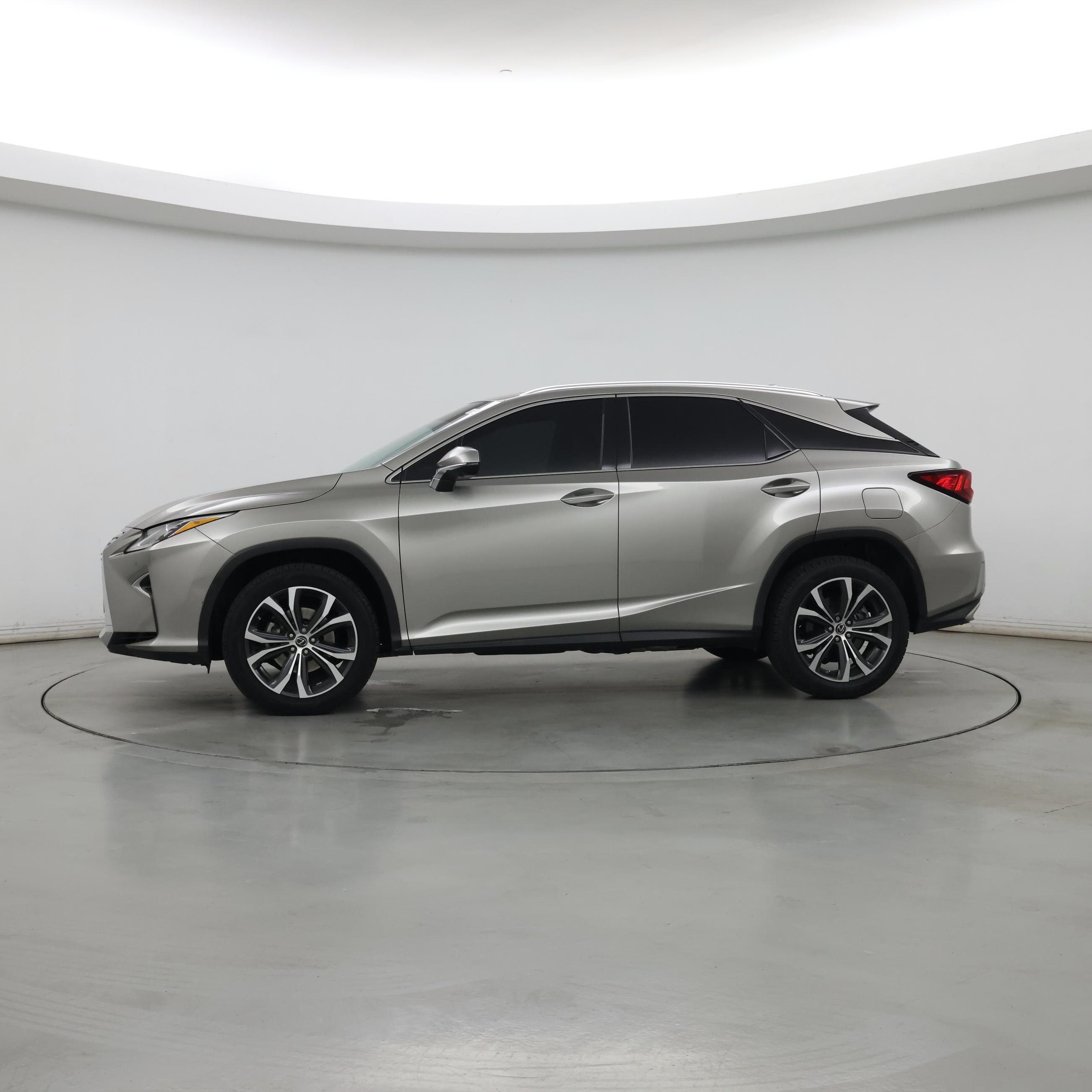 Thumbnail: 2019 Lexus RX - 3
