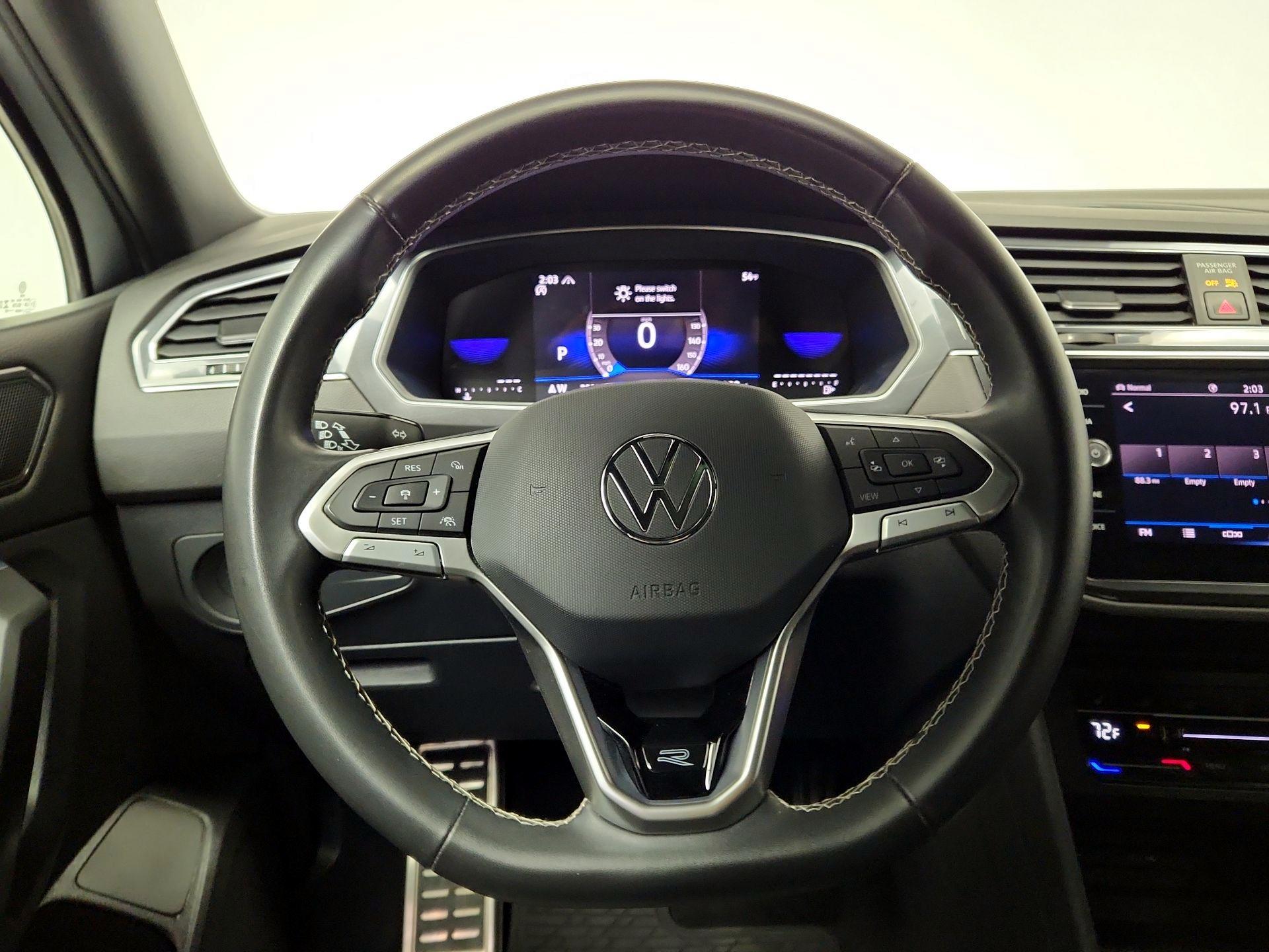 Thumbnail: 2023 Volkswagen Tiguan - 10