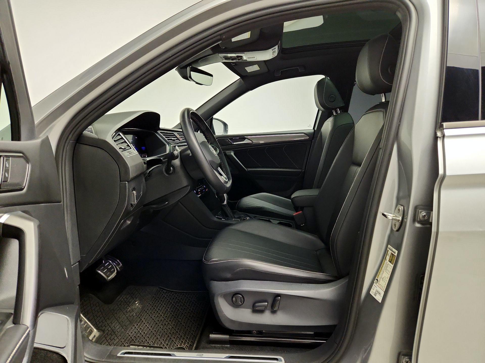 Thumbnail: 2023 Volkswagen Tiguan - 11