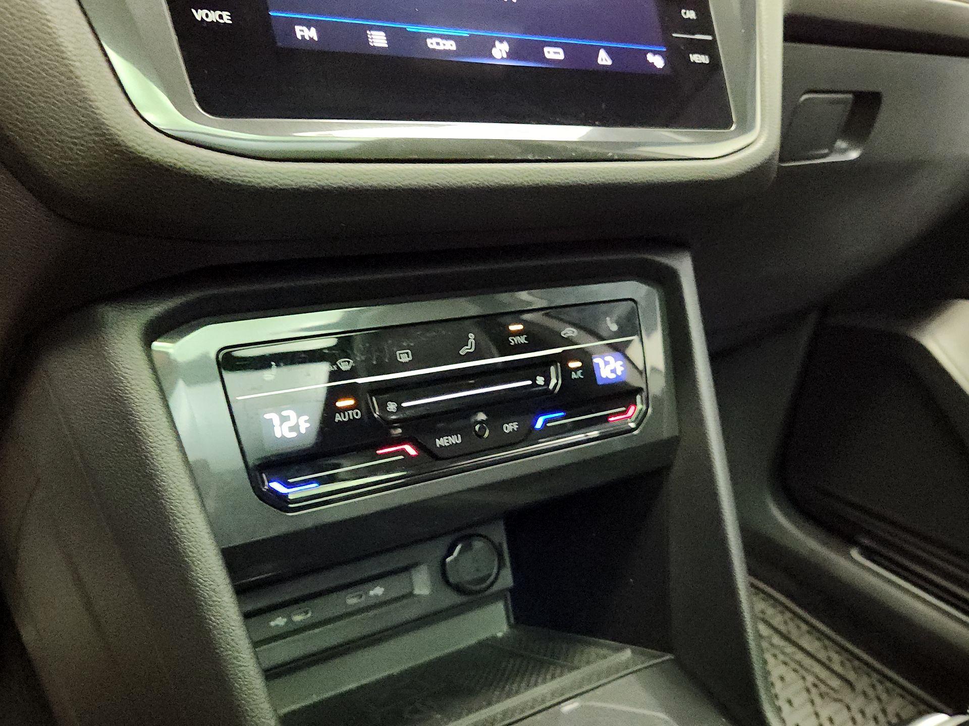 Thumbnail: 2023 Volkswagen Tiguan - 16