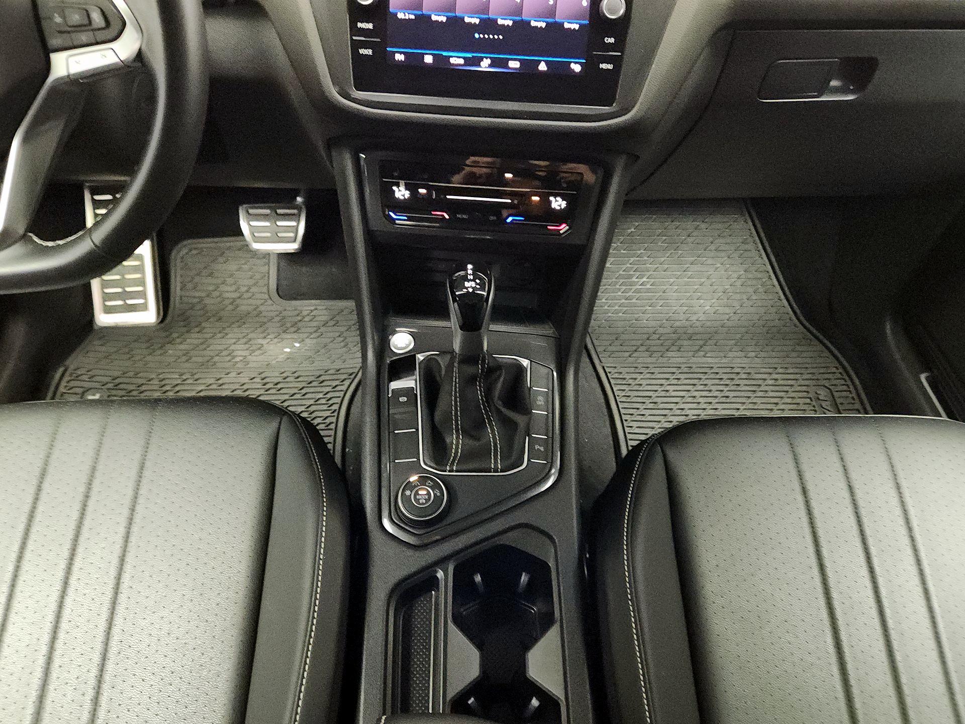 Thumbnail: 2023 Volkswagen Tiguan - 17