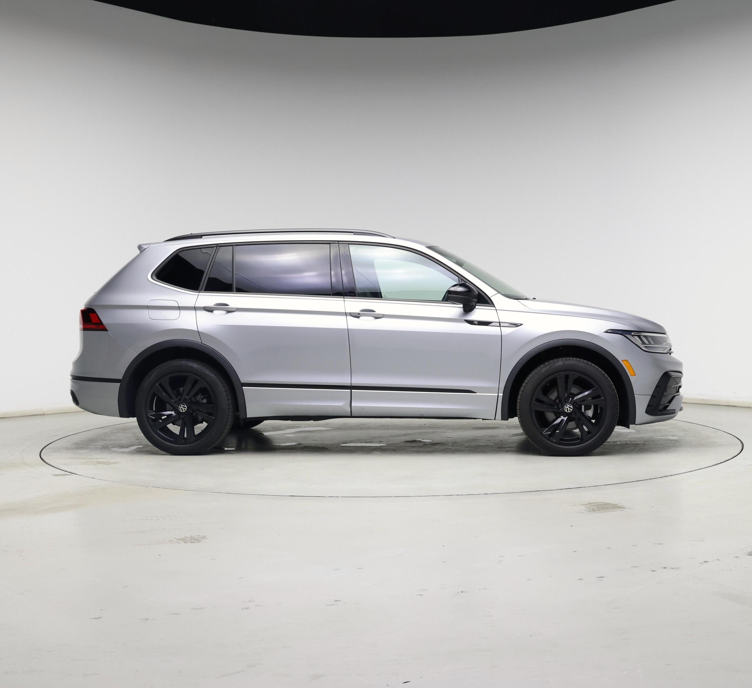 Thumbnail: 2023 Volkswagen Tiguan - 7