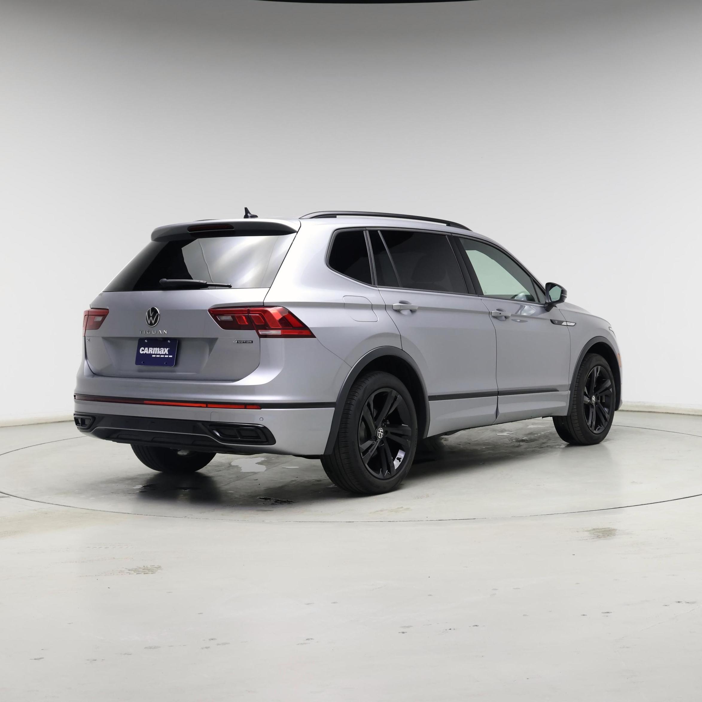 Thumbnail: 2023 Volkswagen Tiguan - 8