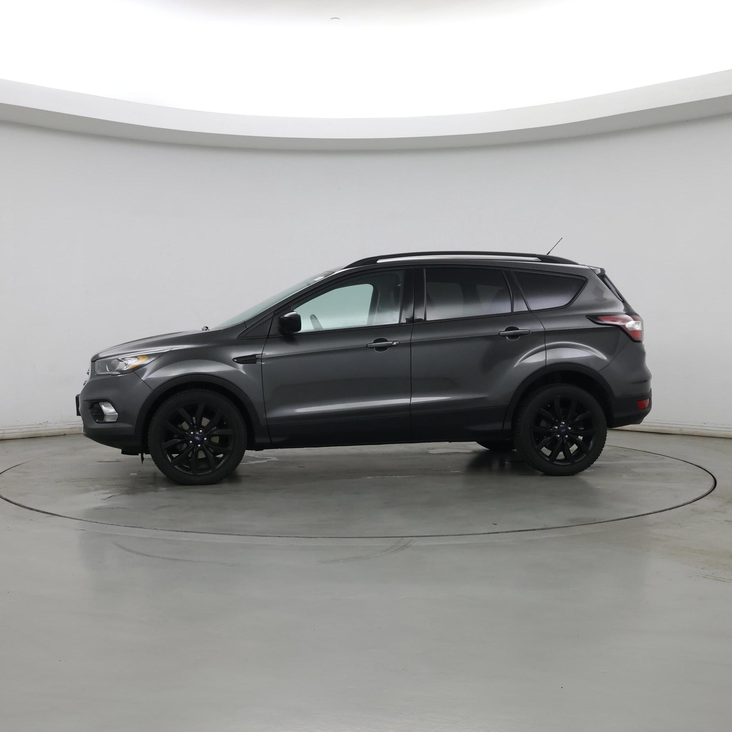 Thumbnail: 2017 Ford Escape - 3