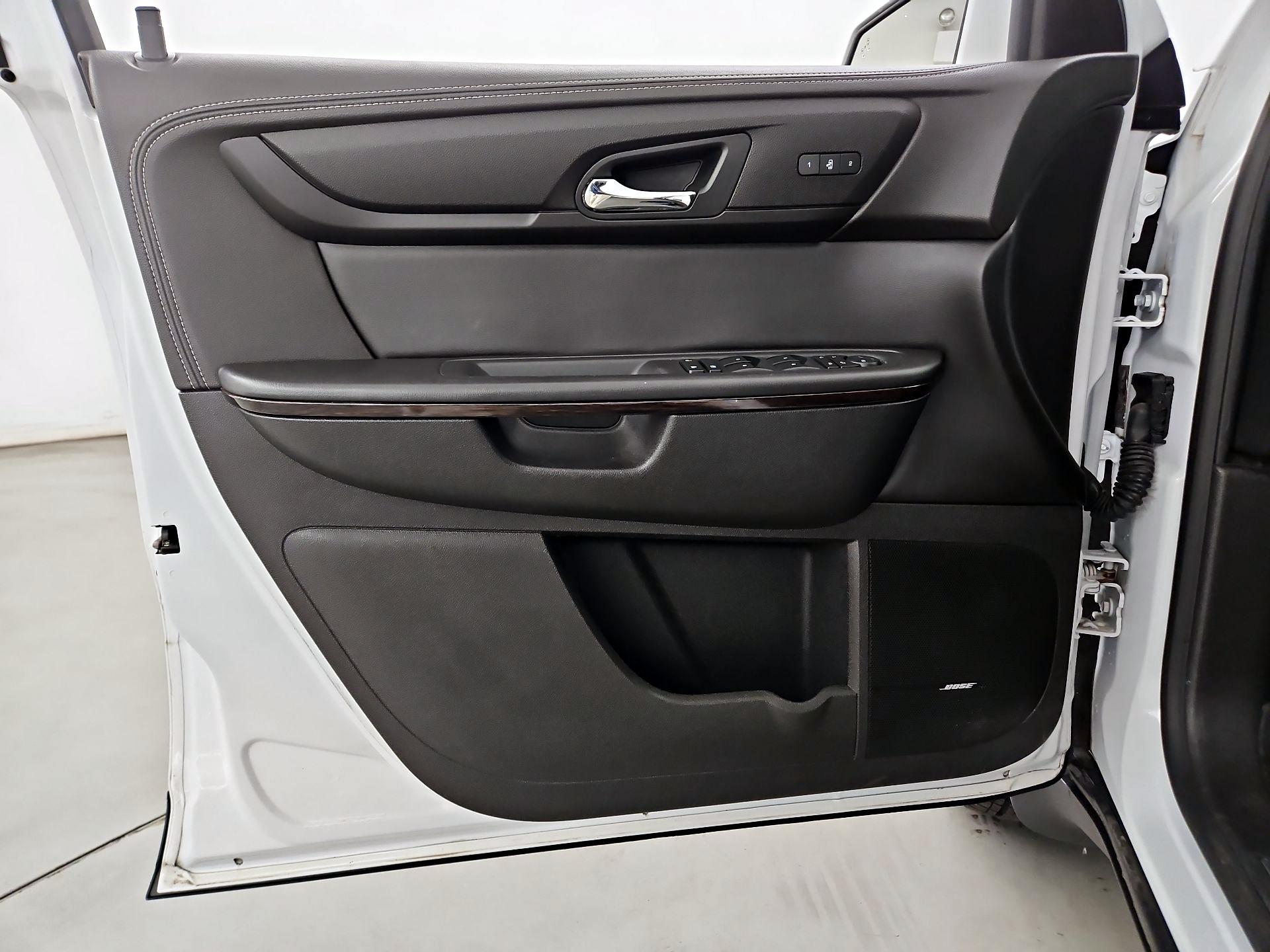 Thumbnail: 2017 Chevrolet Traverse - 12