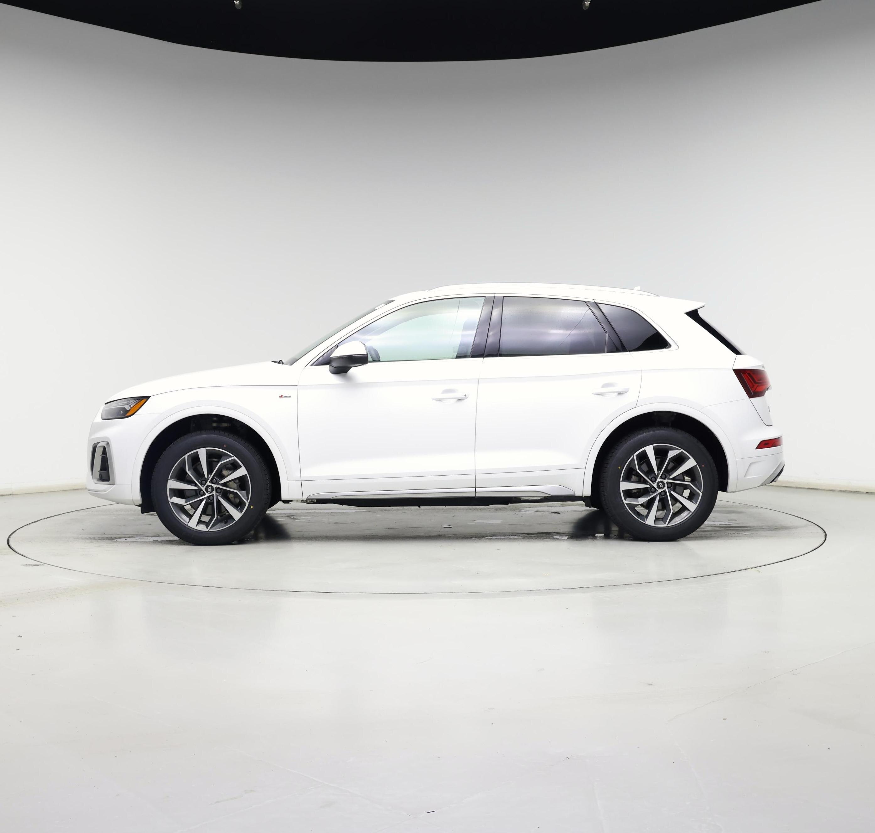 Thumbnail: 2022 Audi Q5 - 3