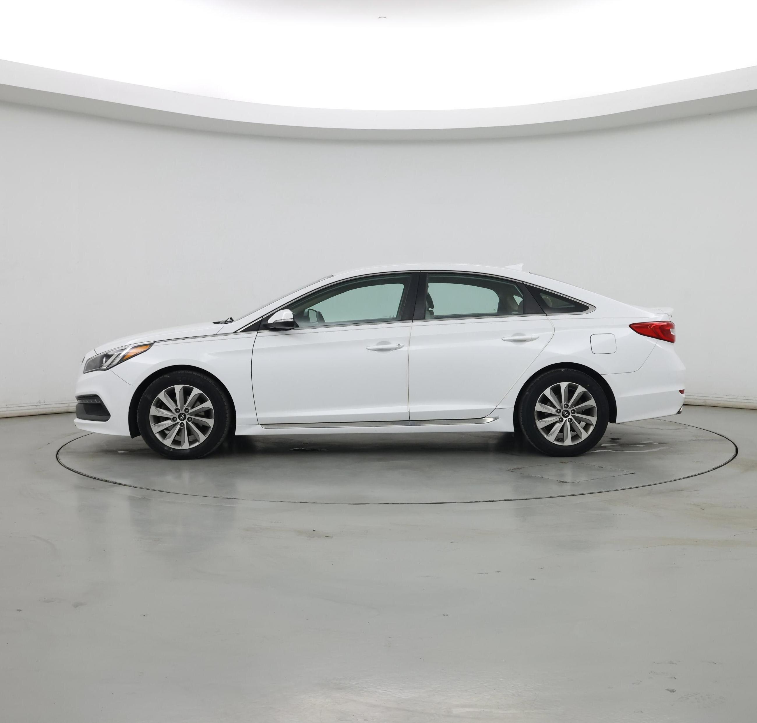 Thumbnail: 2016 Hyundai Sonata - 3