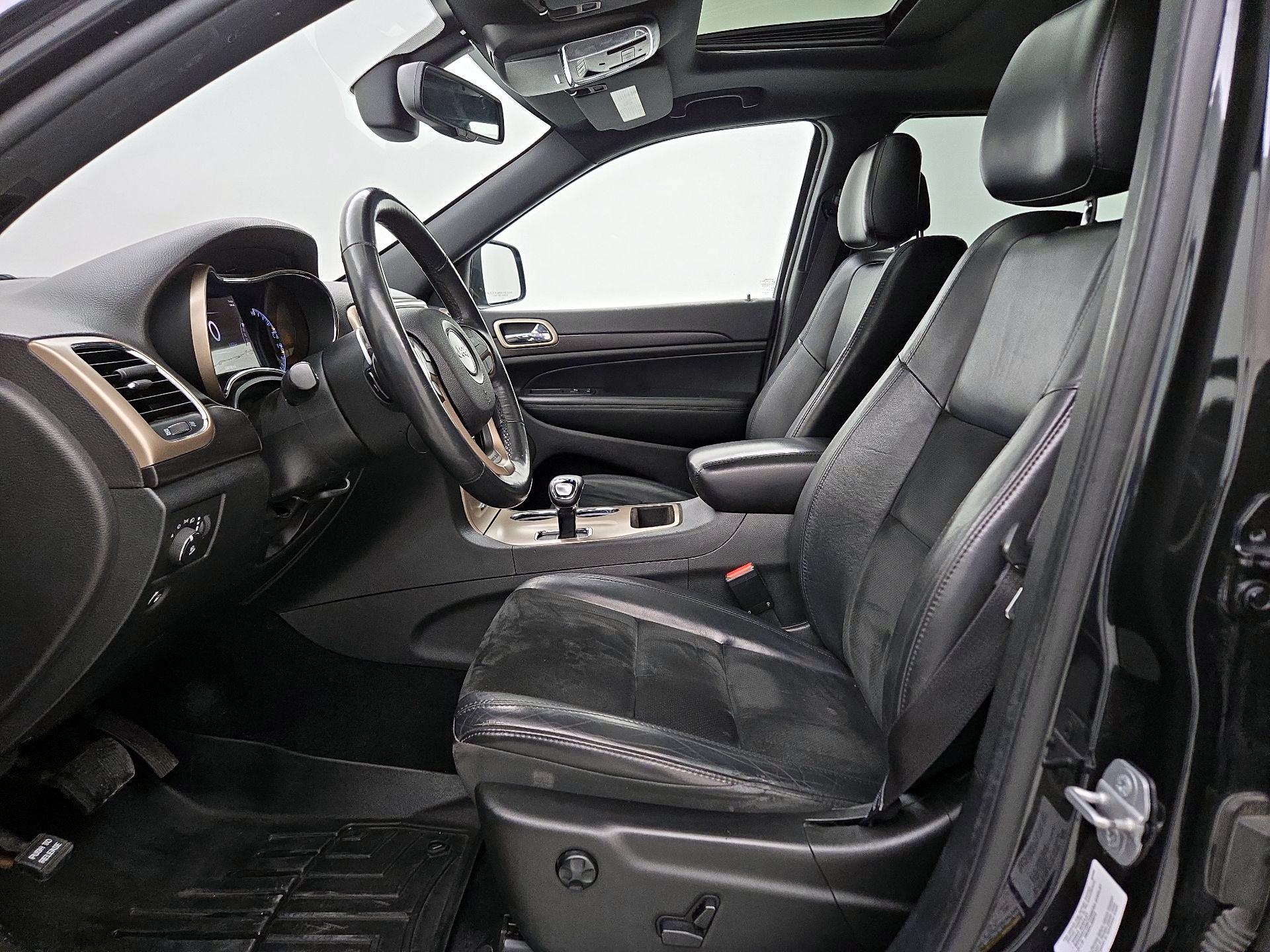 Thumbnail: 2015 Jeep Grand Cherokee - 11