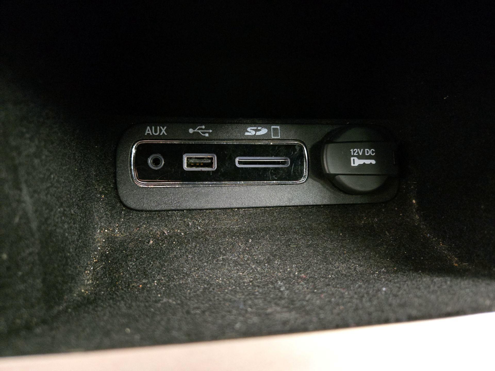 Thumbnail: 2015 Jeep Grand Cherokee - 18