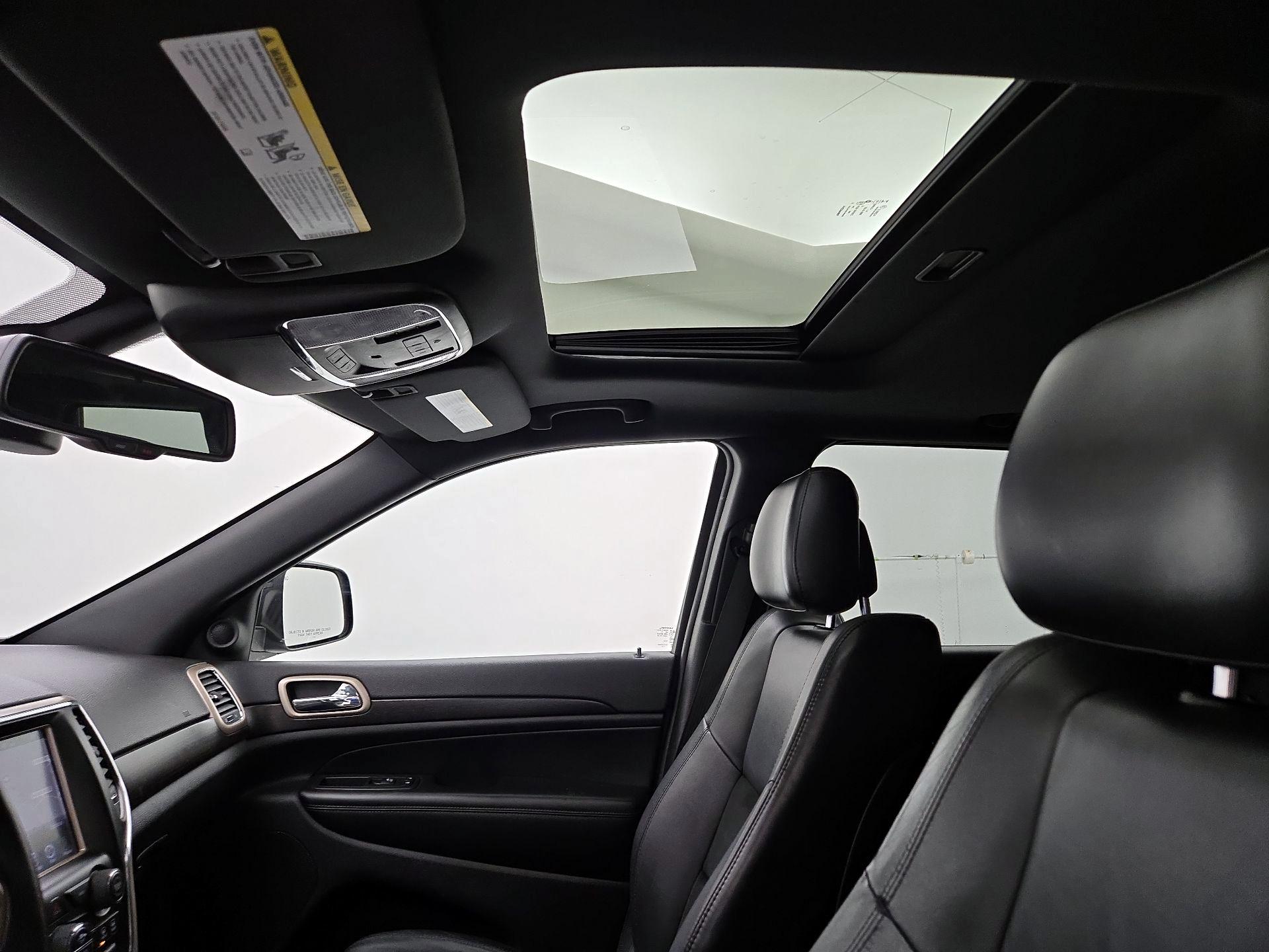 Thumbnail: 2015 Jeep Grand Cherokee - 19