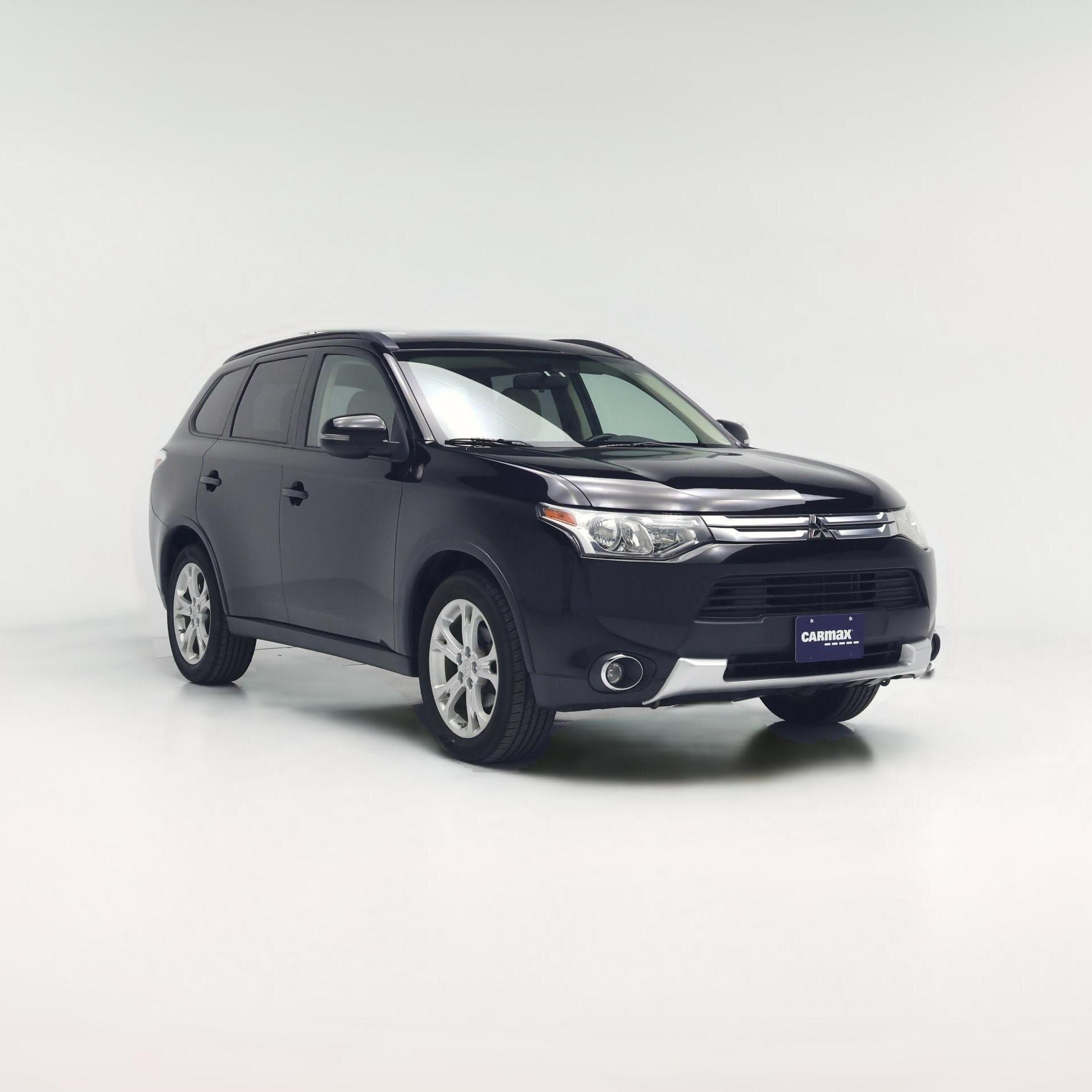 Thumbnail: 2015 Mitsubishi Outlander - 1