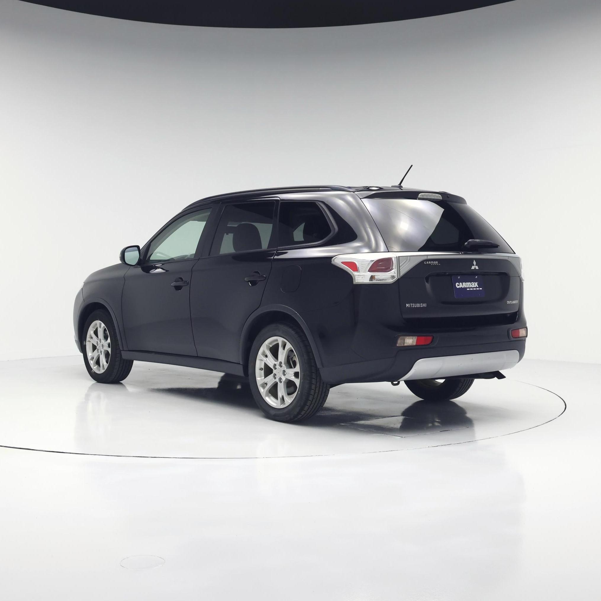 Thumbnail: 2015 Mitsubishi Outlander - 2