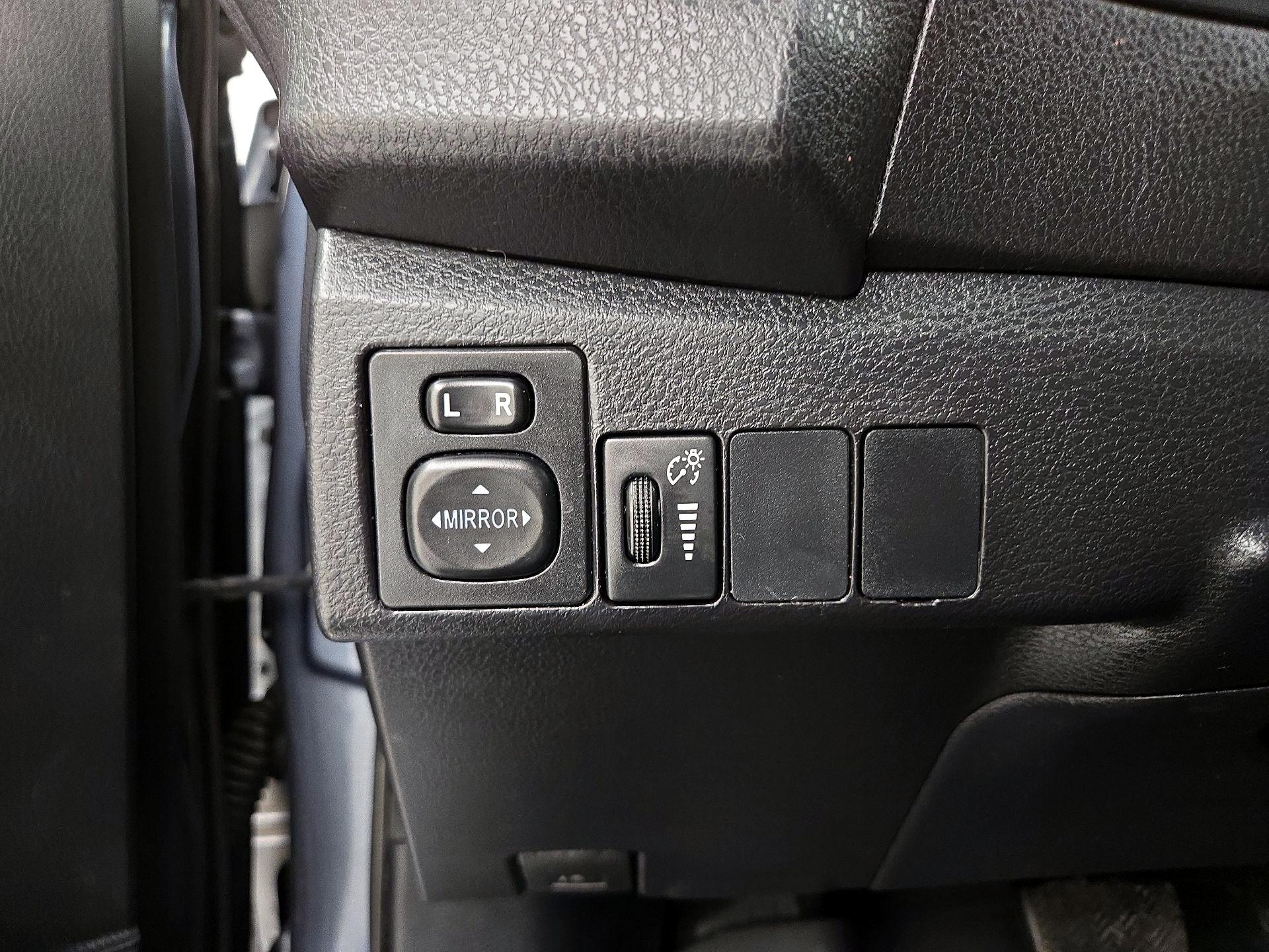 Thumbnail: 2016 Toyota Corolla - 13