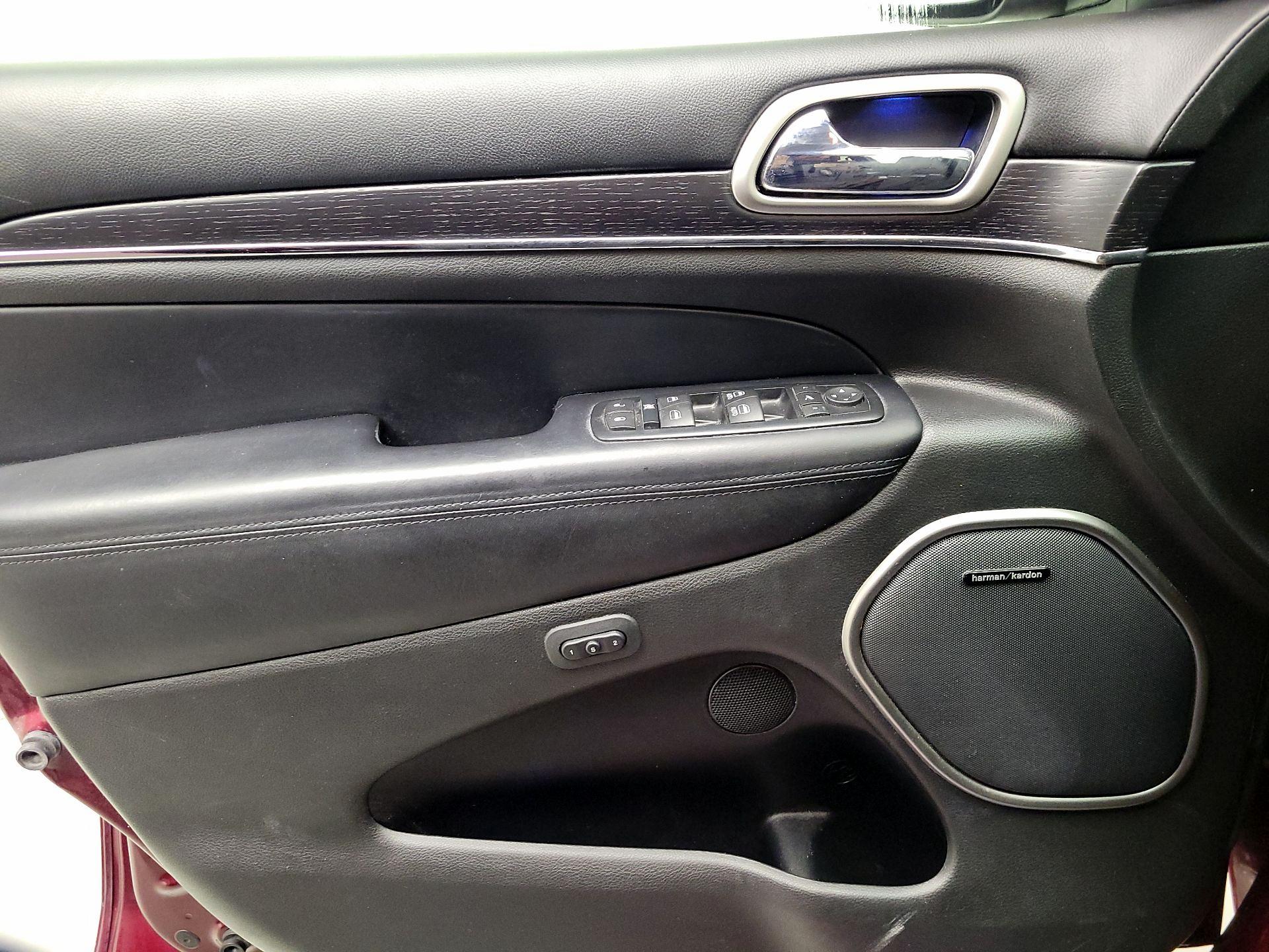 Thumbnail: 2017 Jeep Grand Cherokee - 12