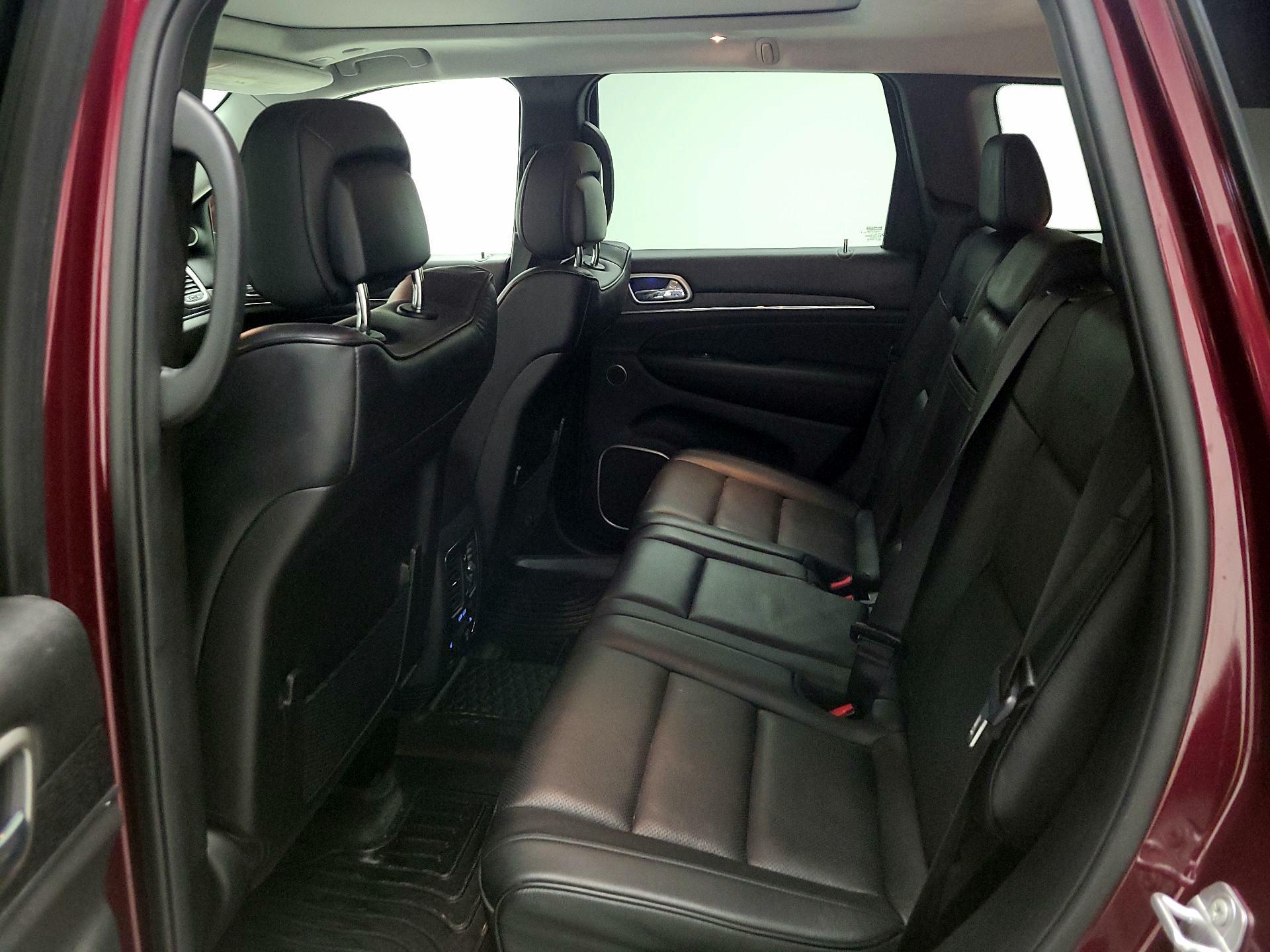 Thumbnail: 2017 Jeep Grand Cherokee - 17