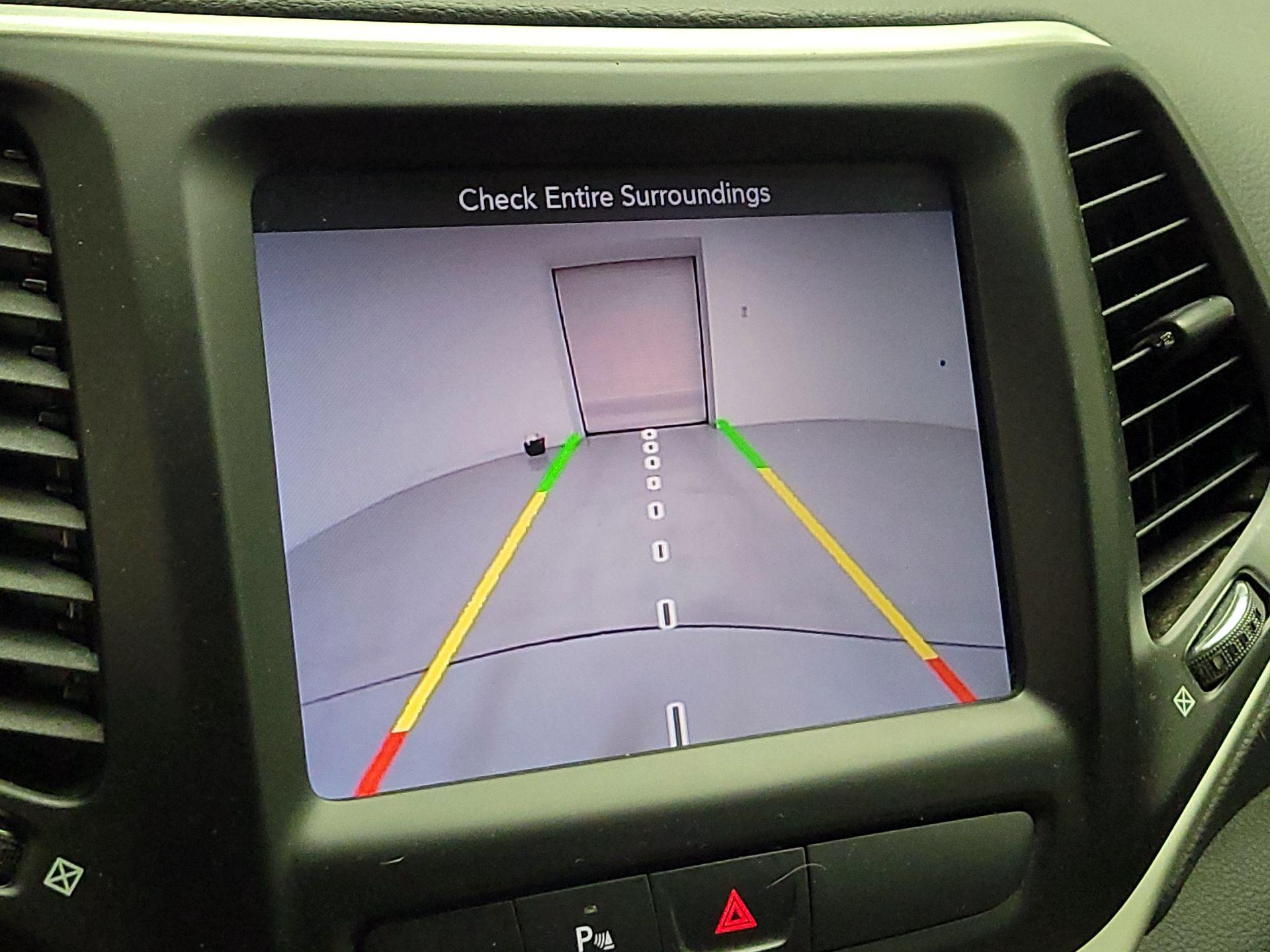 Thumbnail: 2015 Jeep Cherokee - 15