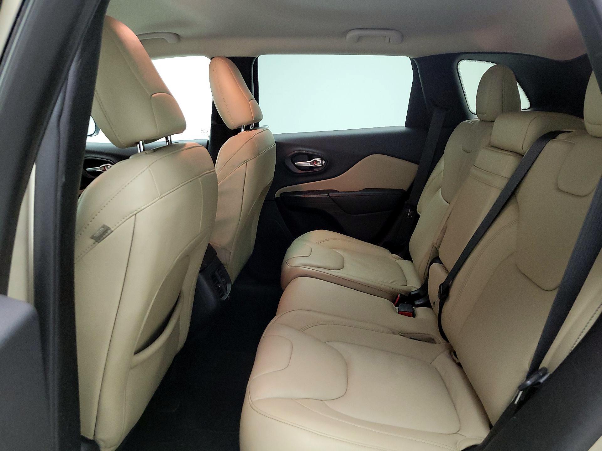 Thumbnail: 2015 Jeep Cherokee - 20