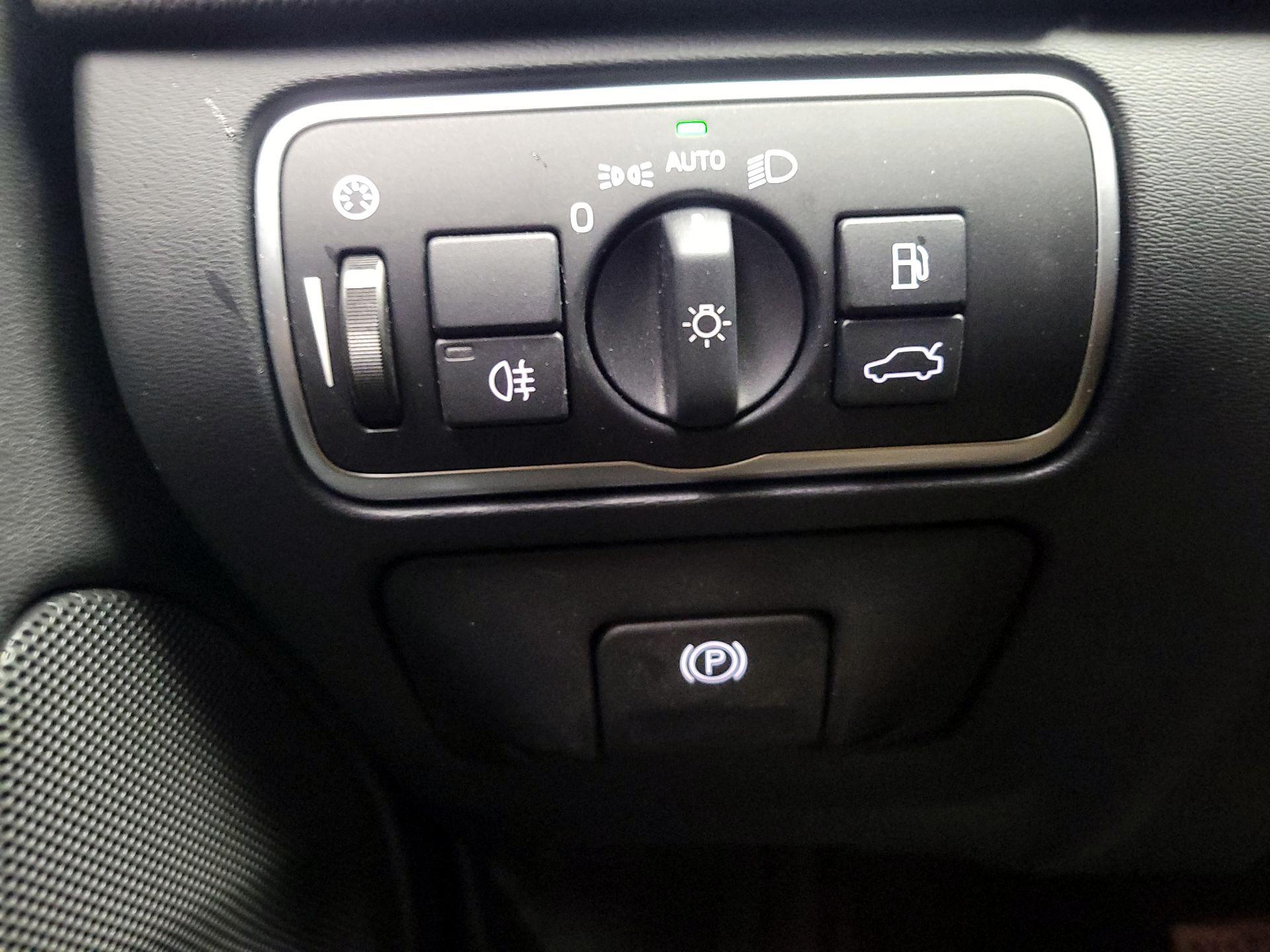 Thumbnail: 2017 Volvo S60 - 13