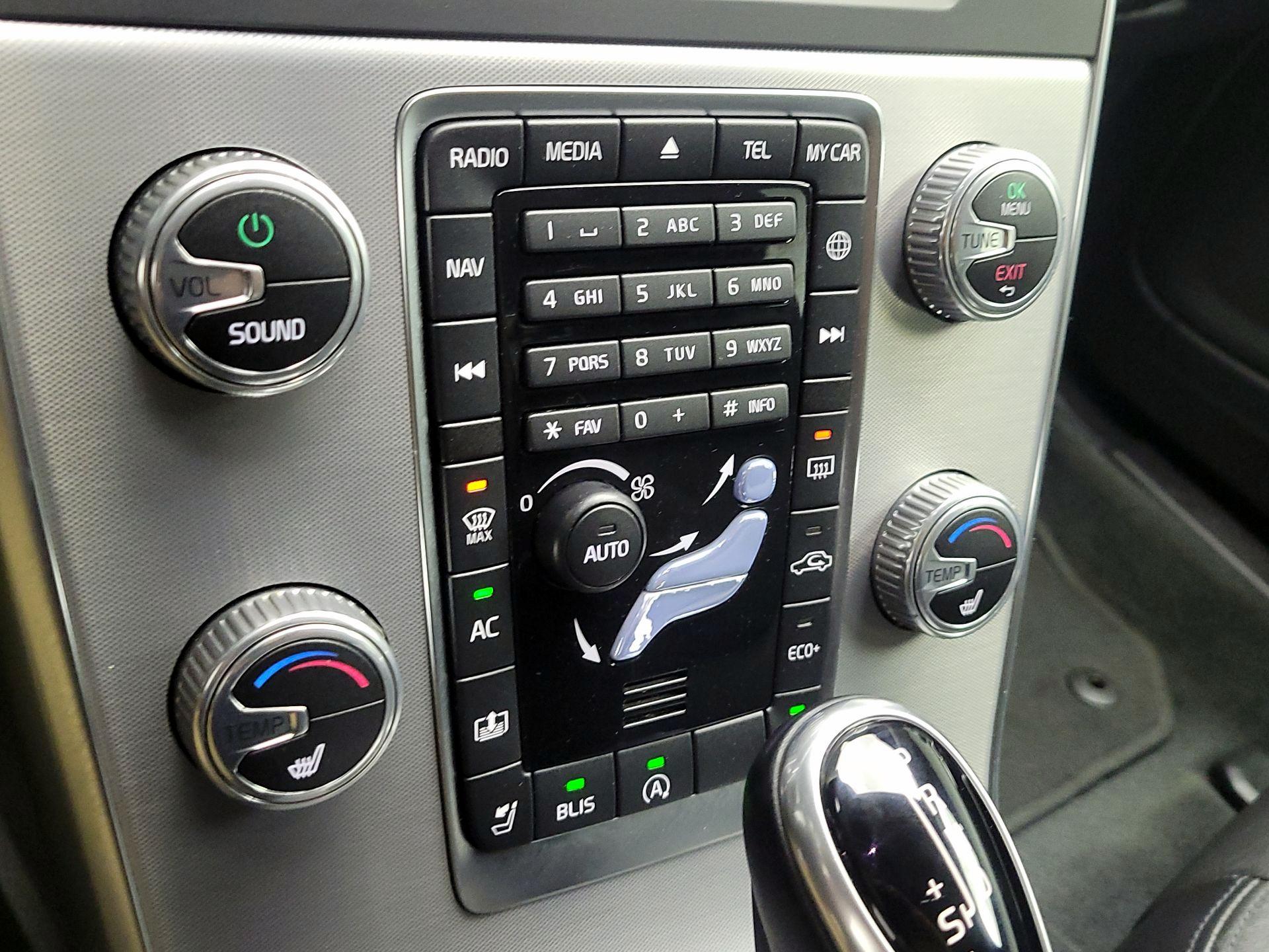 Thumbnail: 2017 Volvo S60 - 16