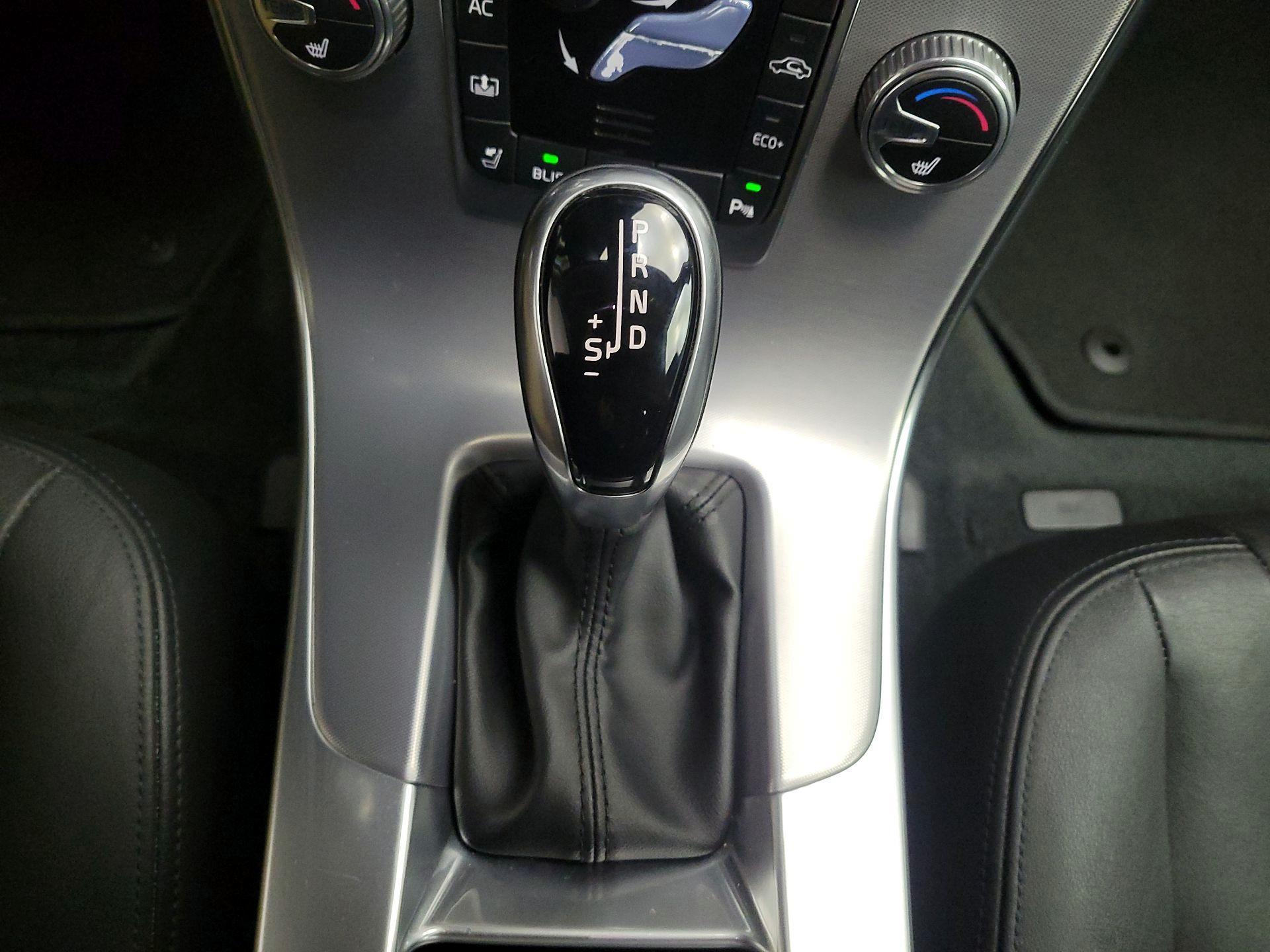 Thumbnail: 2017 Volvo S60 - 17