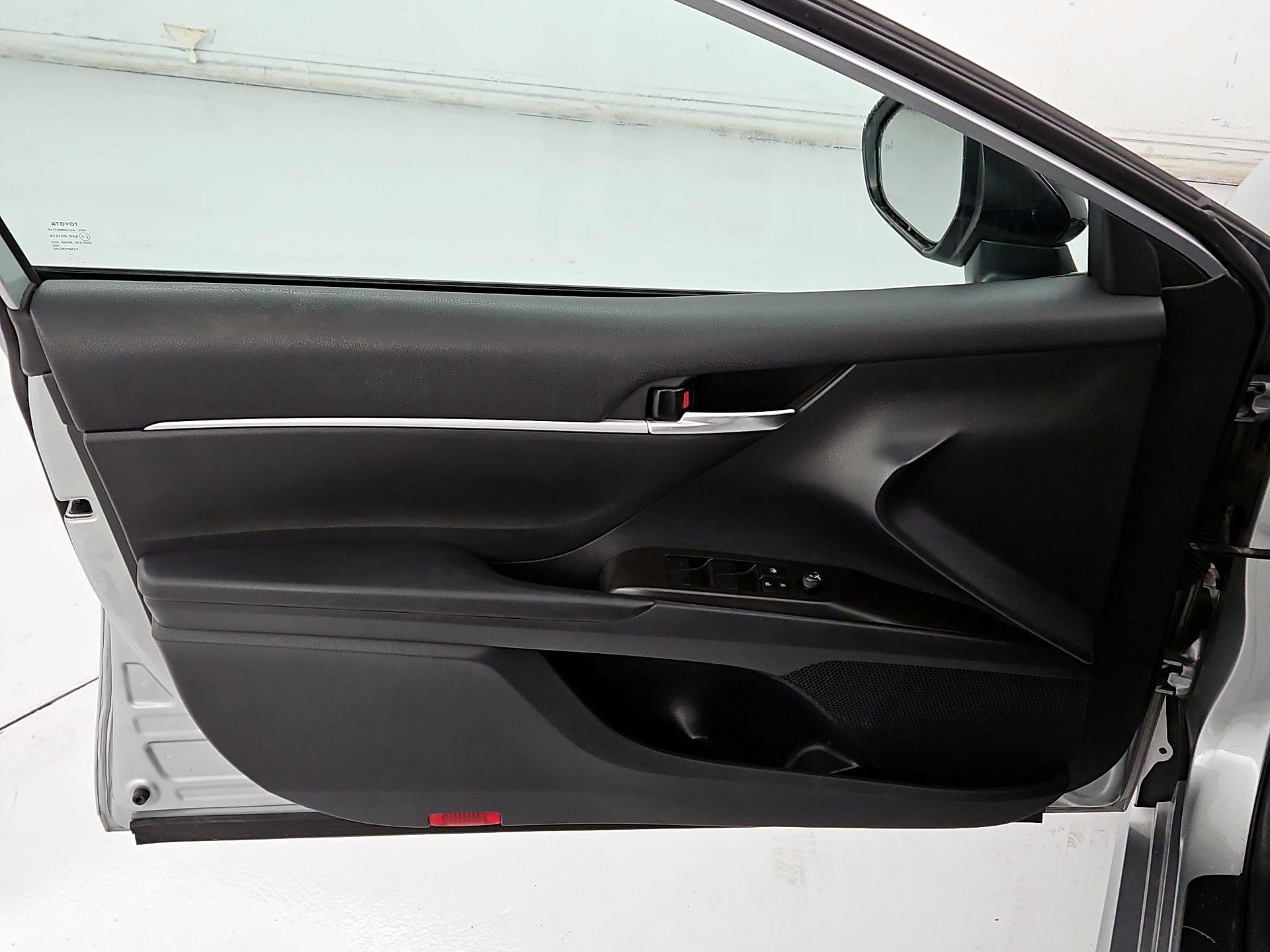 Thumbnail: 2022 Toyota Camry - 12