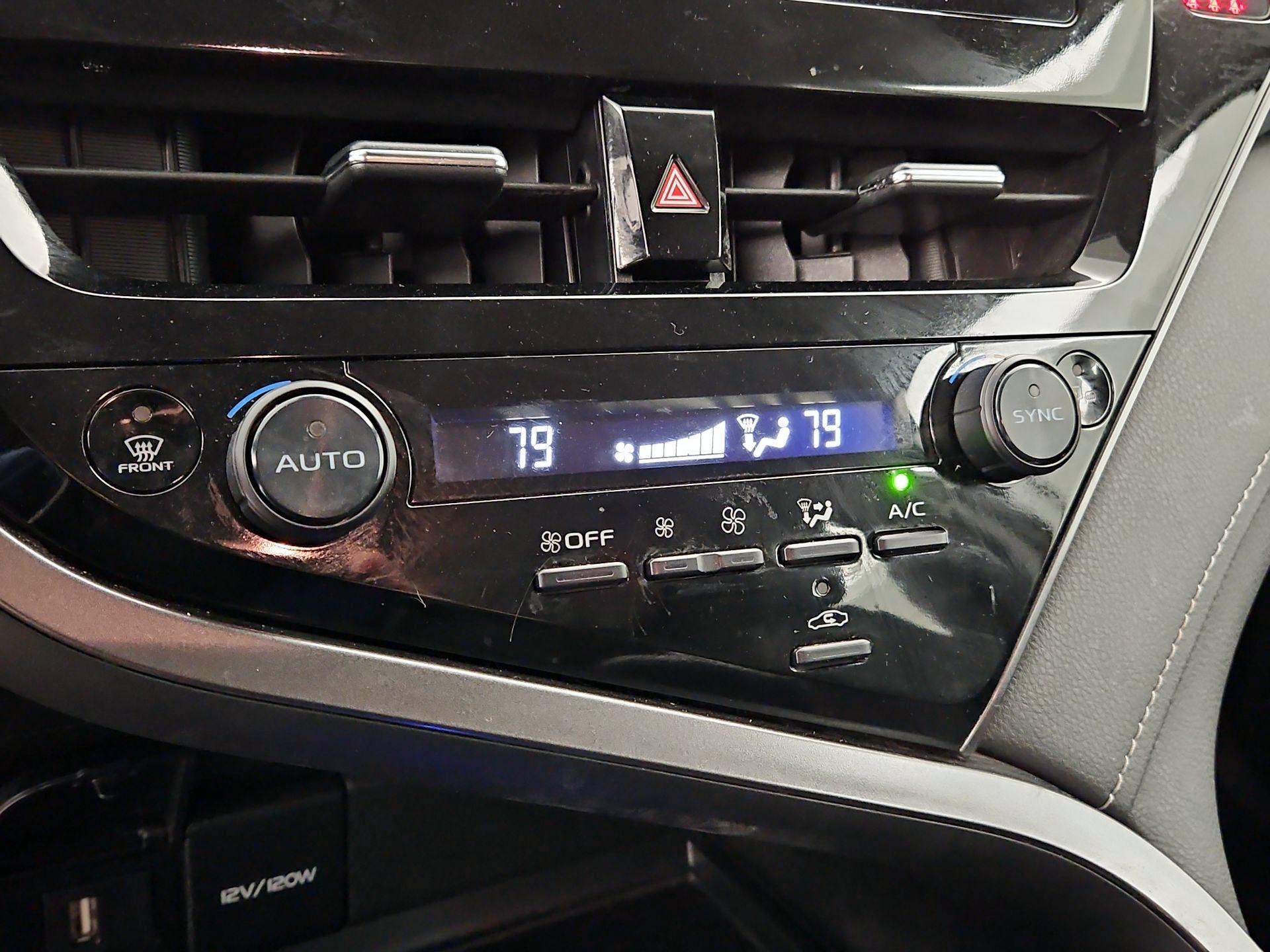 Thumbnail: 2022 Toyota Camry - 16