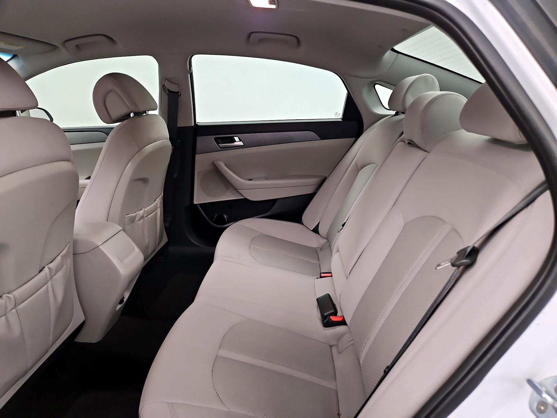 Thumbnail: 2017 Hyundai Sonata - 18