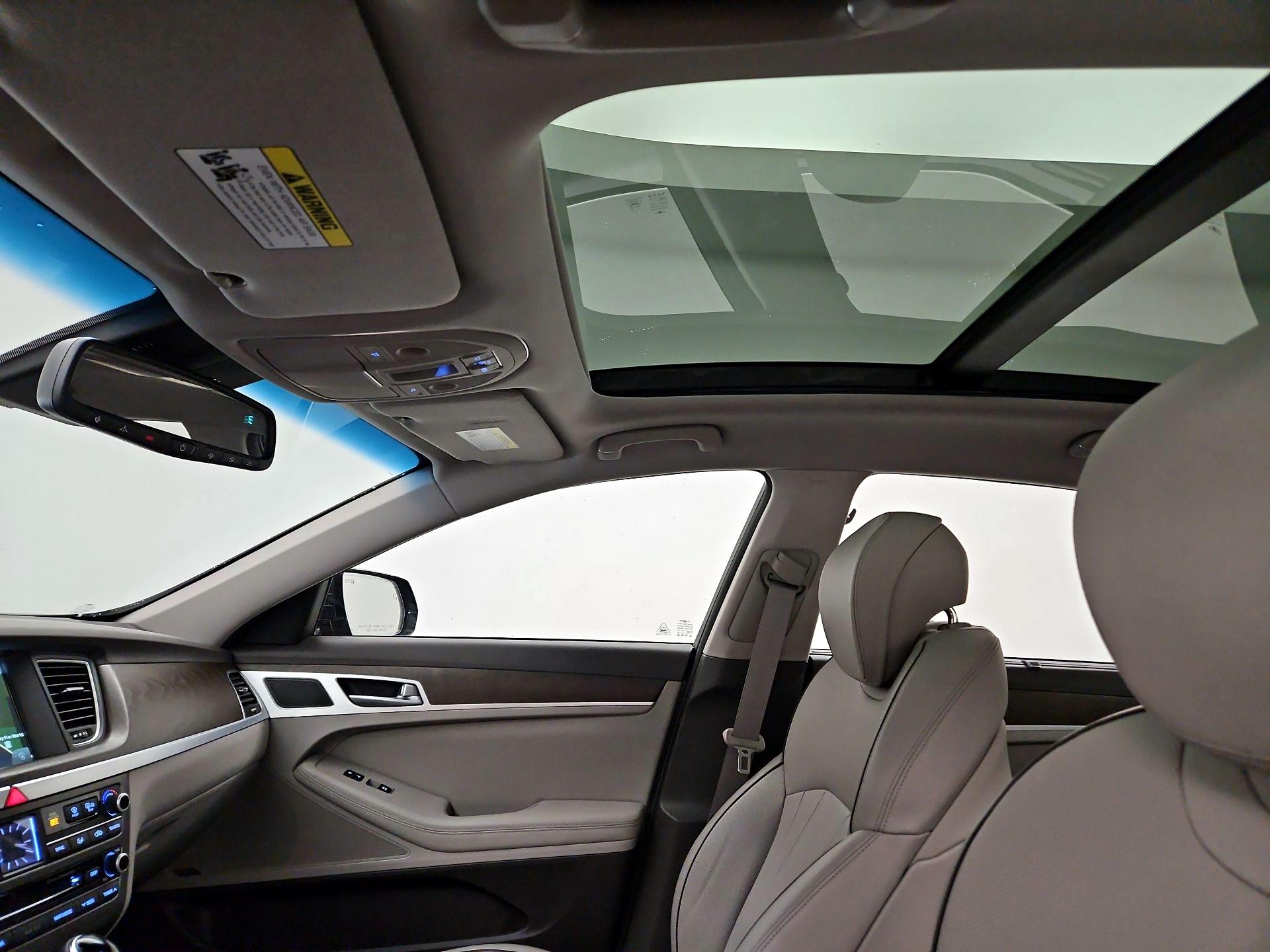 Thumbnail: 2017 Genesis G80 - 20