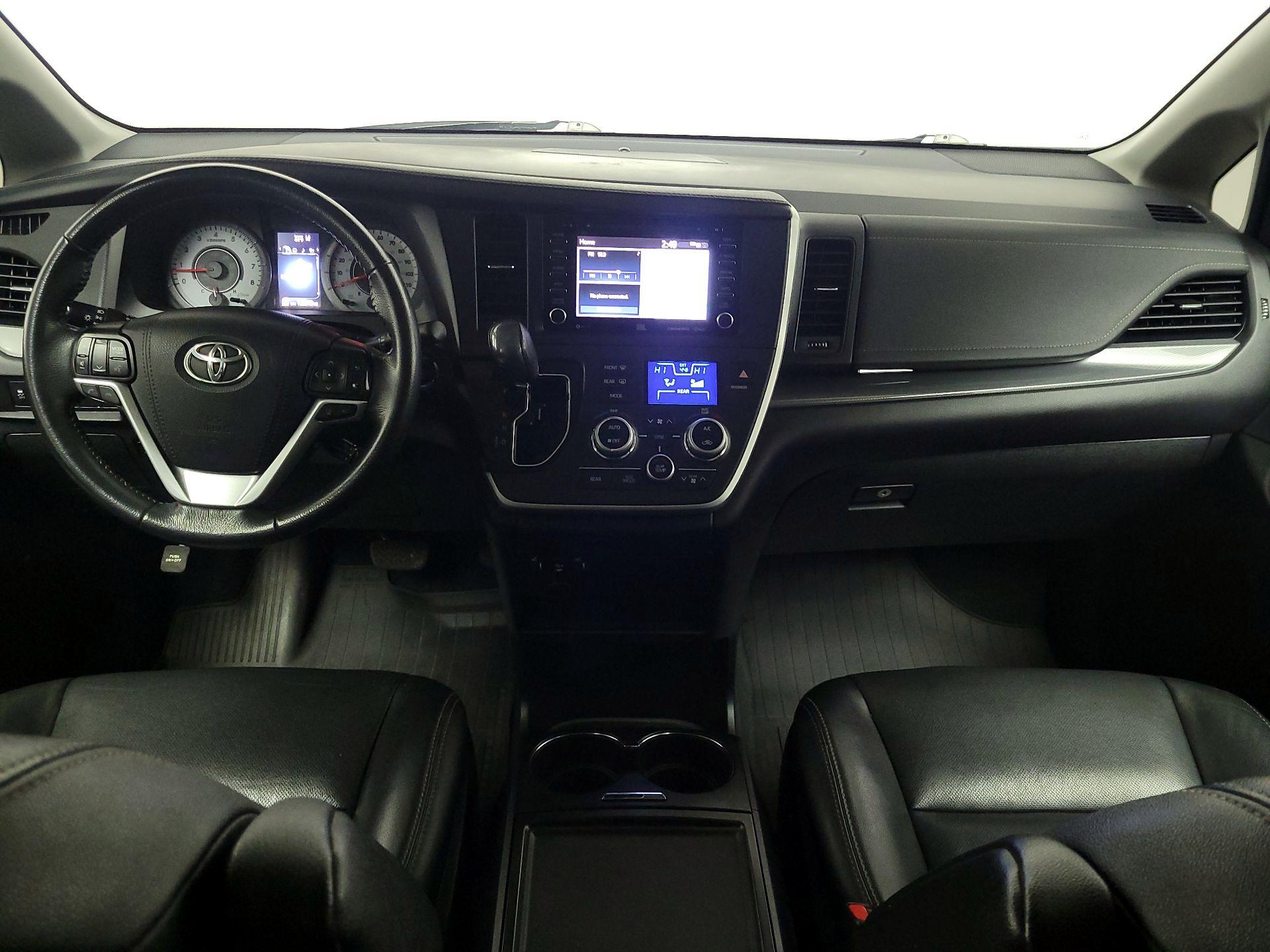 Thumbnail: 2020 Toyota Sienna - 9